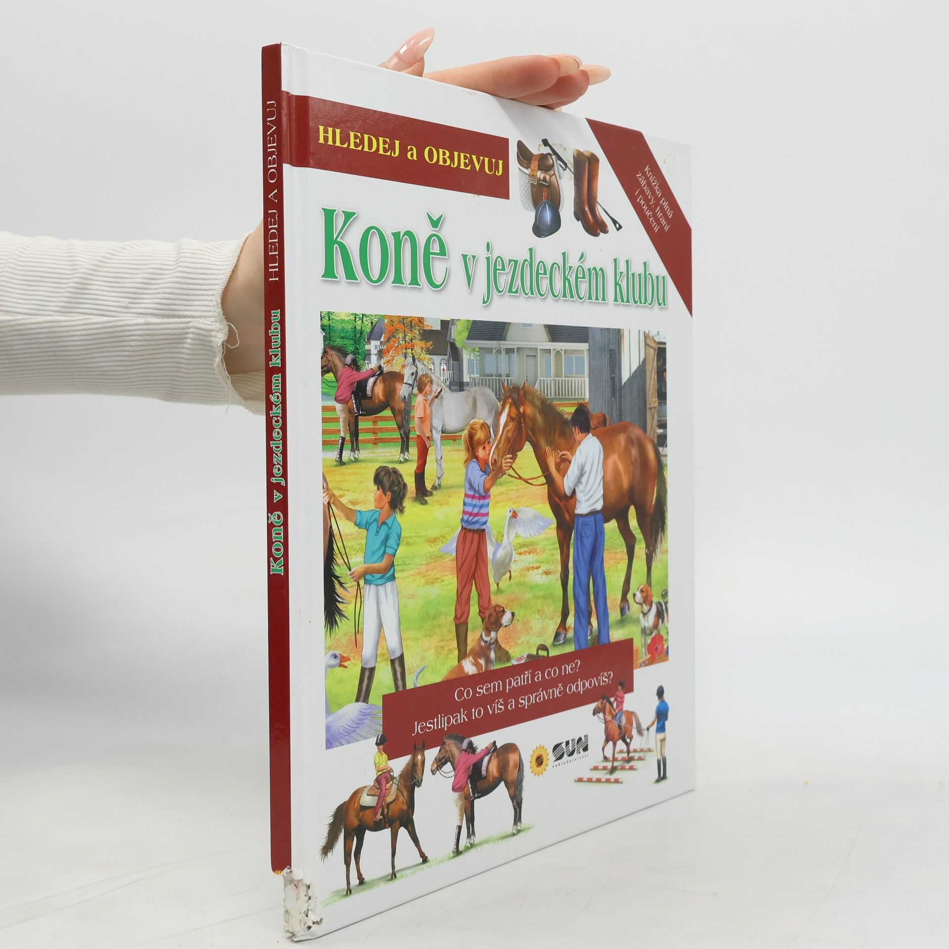 Autores varios Hledej a objevuj: Koně v jezdeckém klubu
