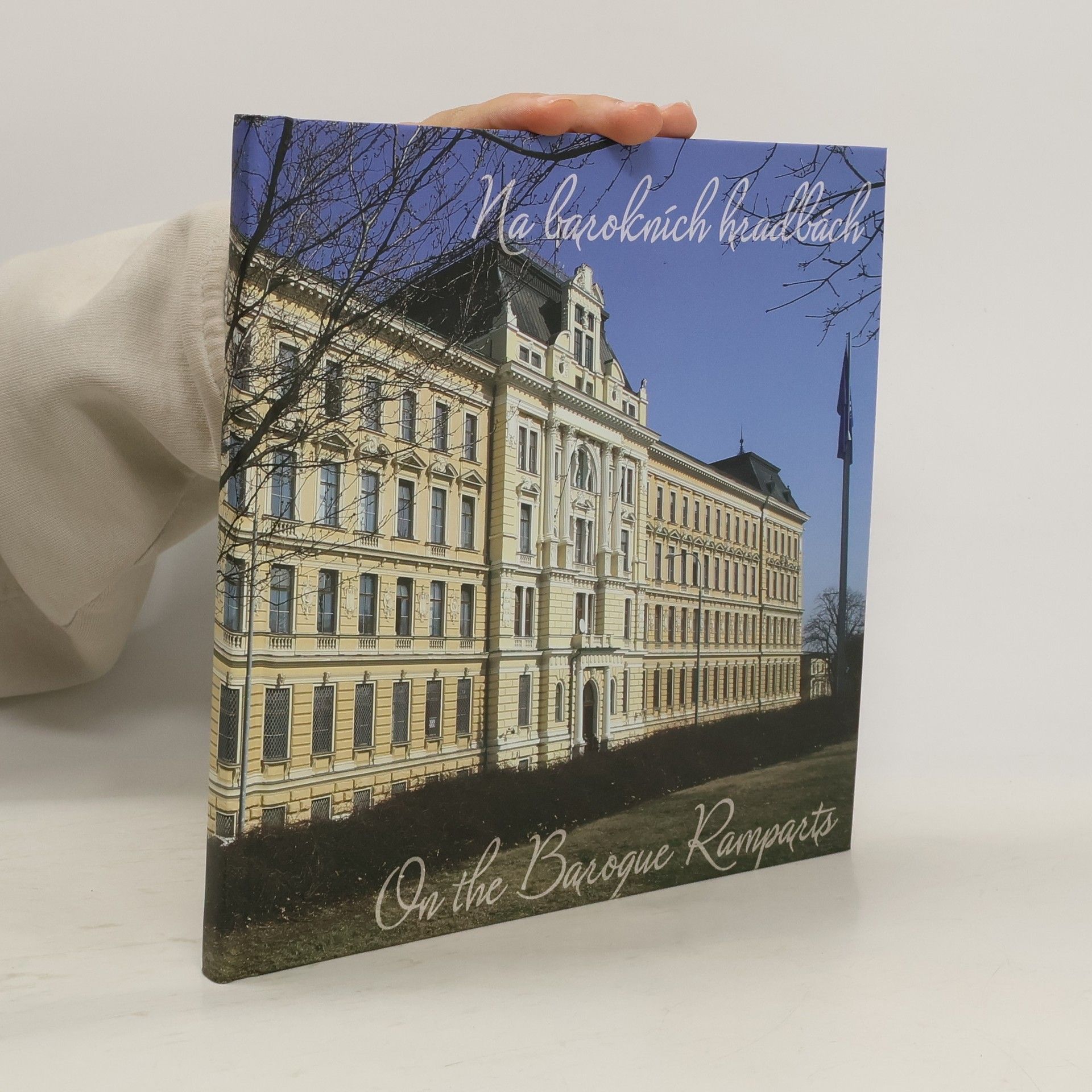 Na barokních hradbách. Areál Ministerstva obrany České republiky Na Valech v proměnách času = On the baroque ramparts. The premises of the Ministry of Defence of the Czech Republic called Na Valech in metamorphoses of time