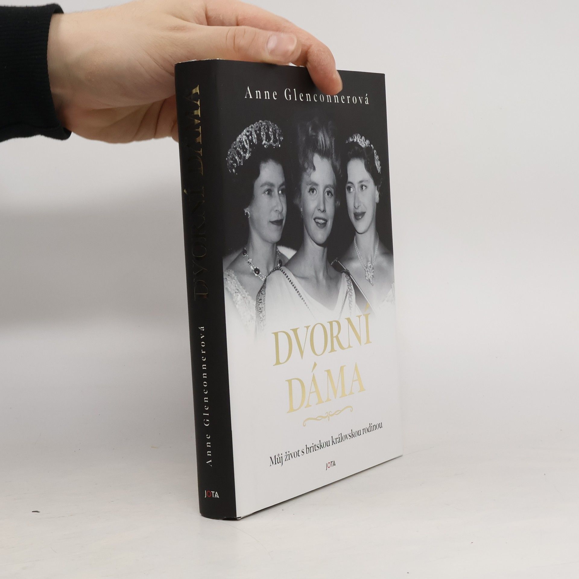 Dvorní dáma. Můj život s britskou královskou rodinou.