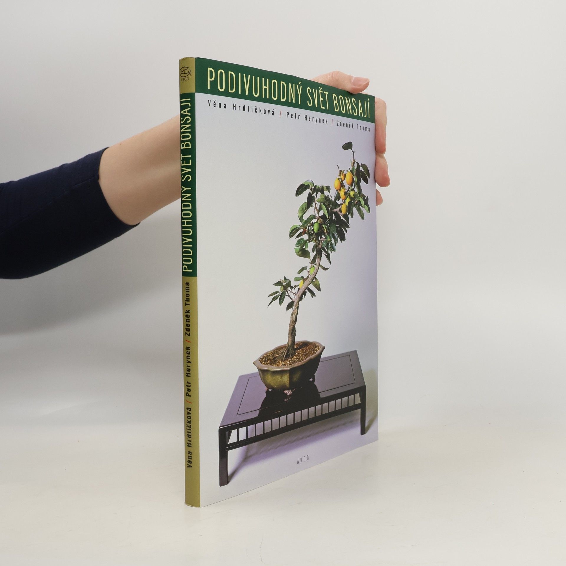 Věna Hrdličková Podivuhodný svět bonsají