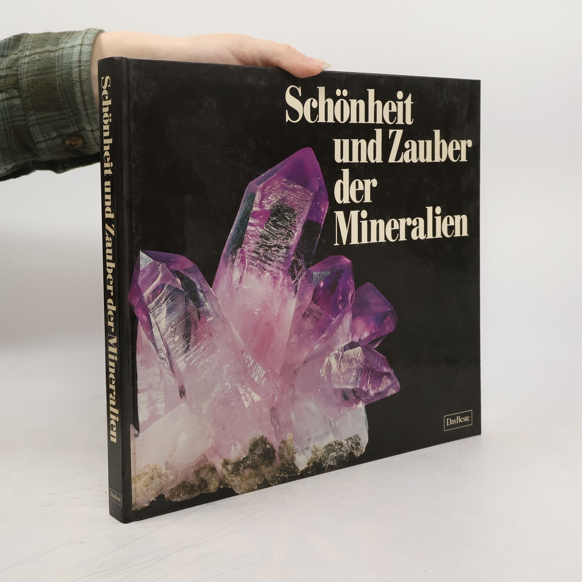 Autores varios Schönheit und Zauber der Mineralien
