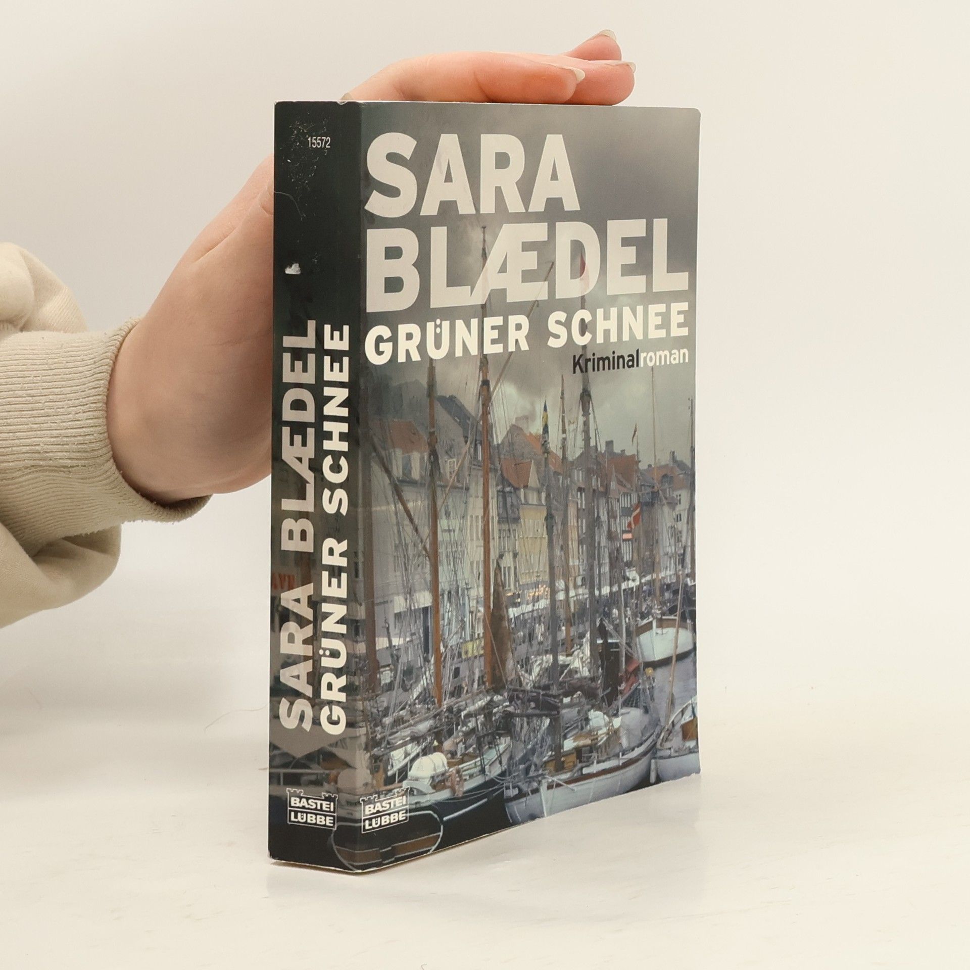 Grüner Schnee. Kriminalroman