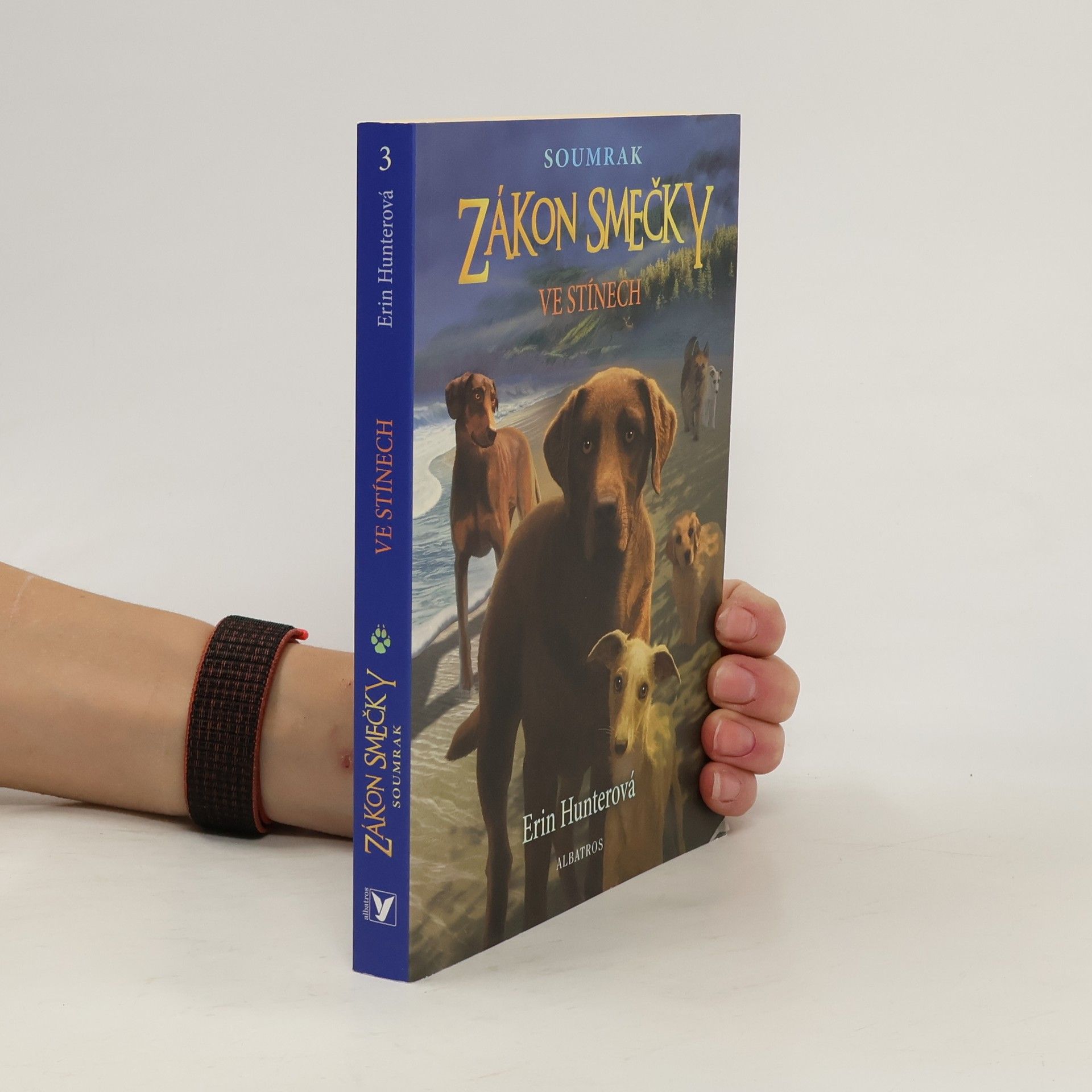 Erin Hunter Zákon smečky : Ve stínech