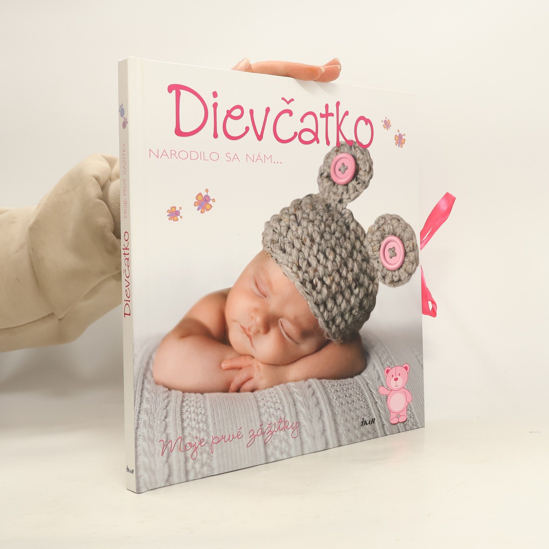 Various authors Dievčatko : moje prvé zážitky