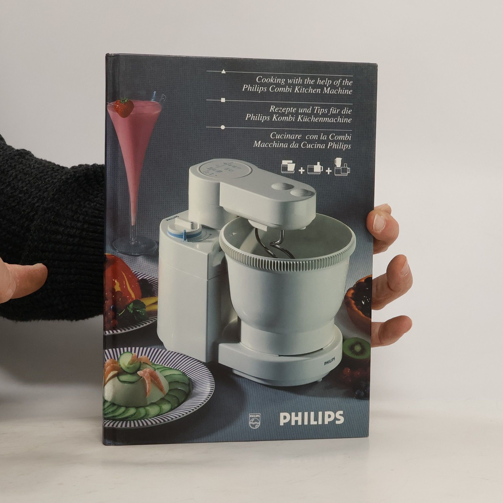 AA.VV. Cooking with the help of the Philips Combi Kitchen Machine