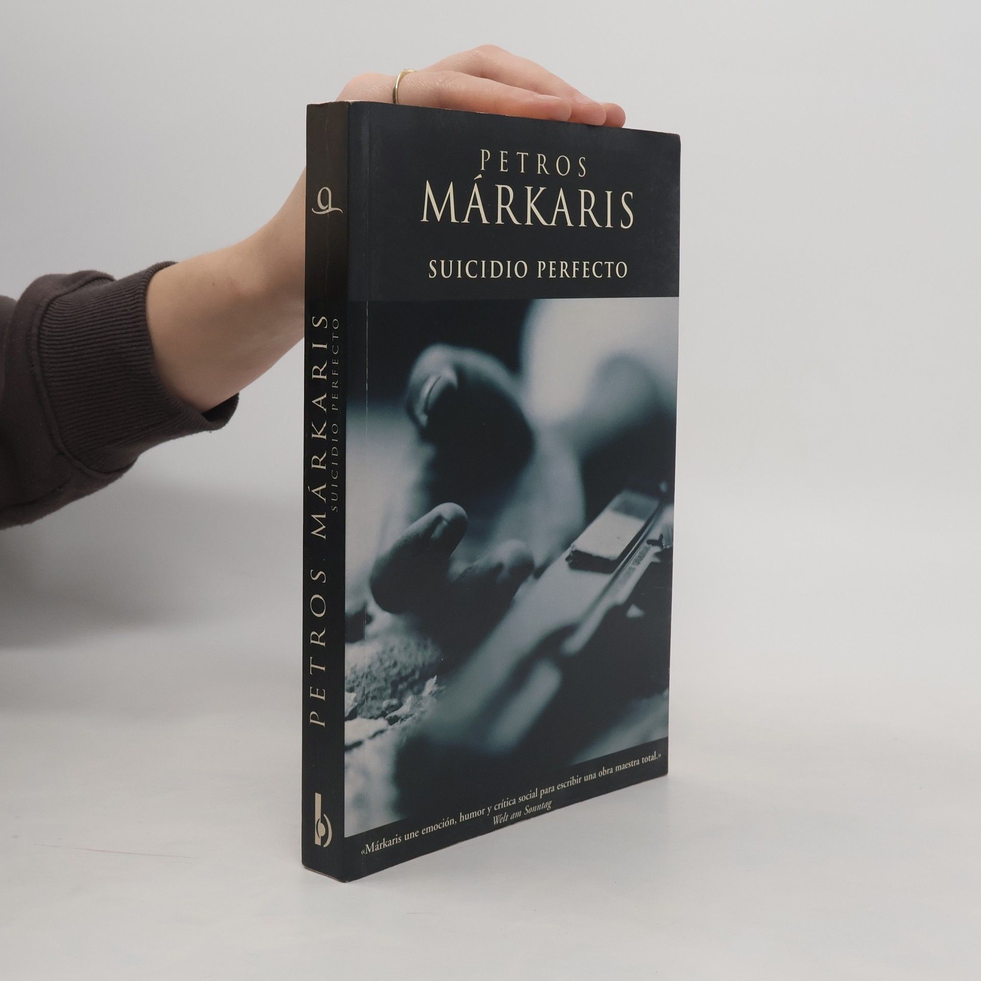 Petros Markaris AFLUENTES - 0: Suicidio perfecto