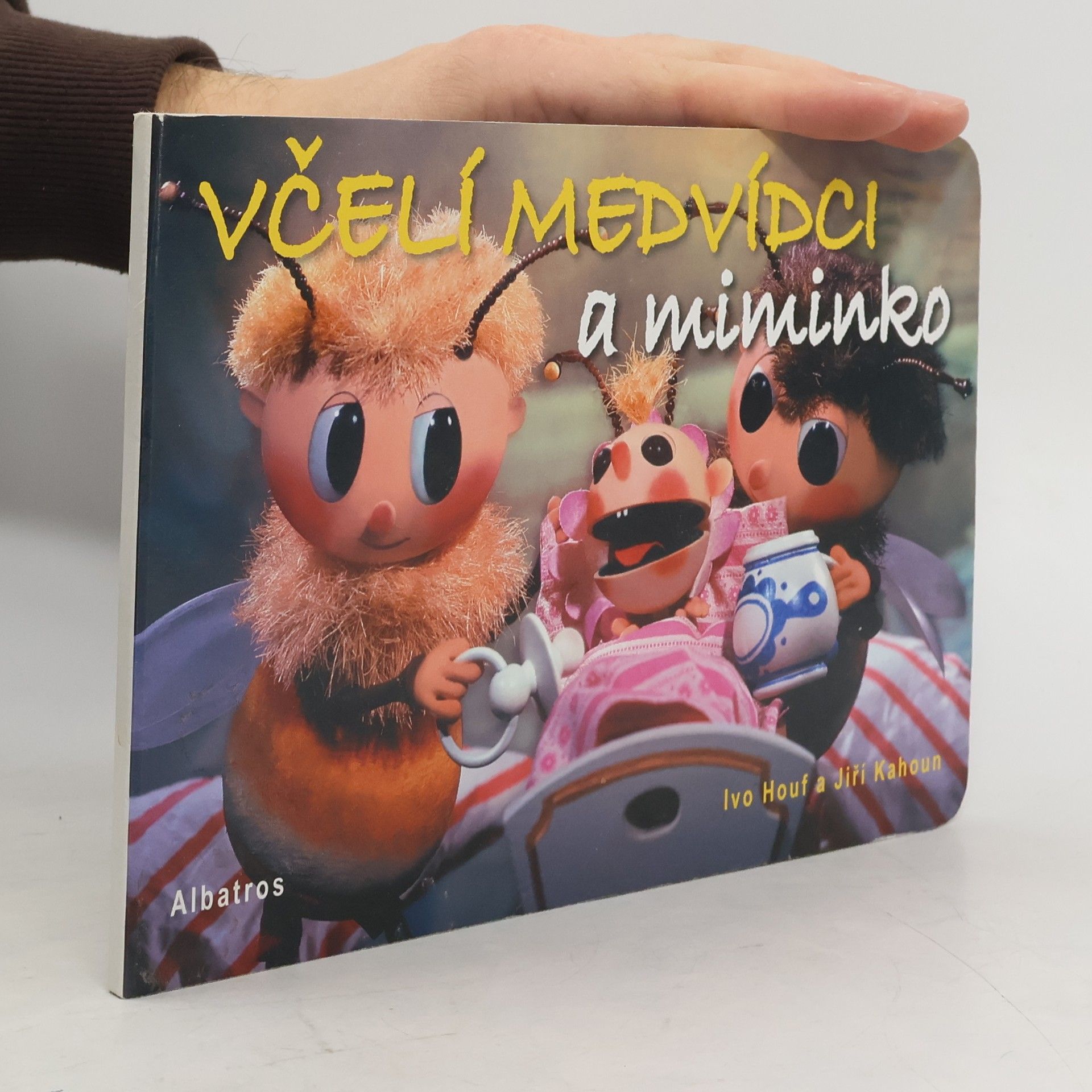 Včelí medvídci a miminko
