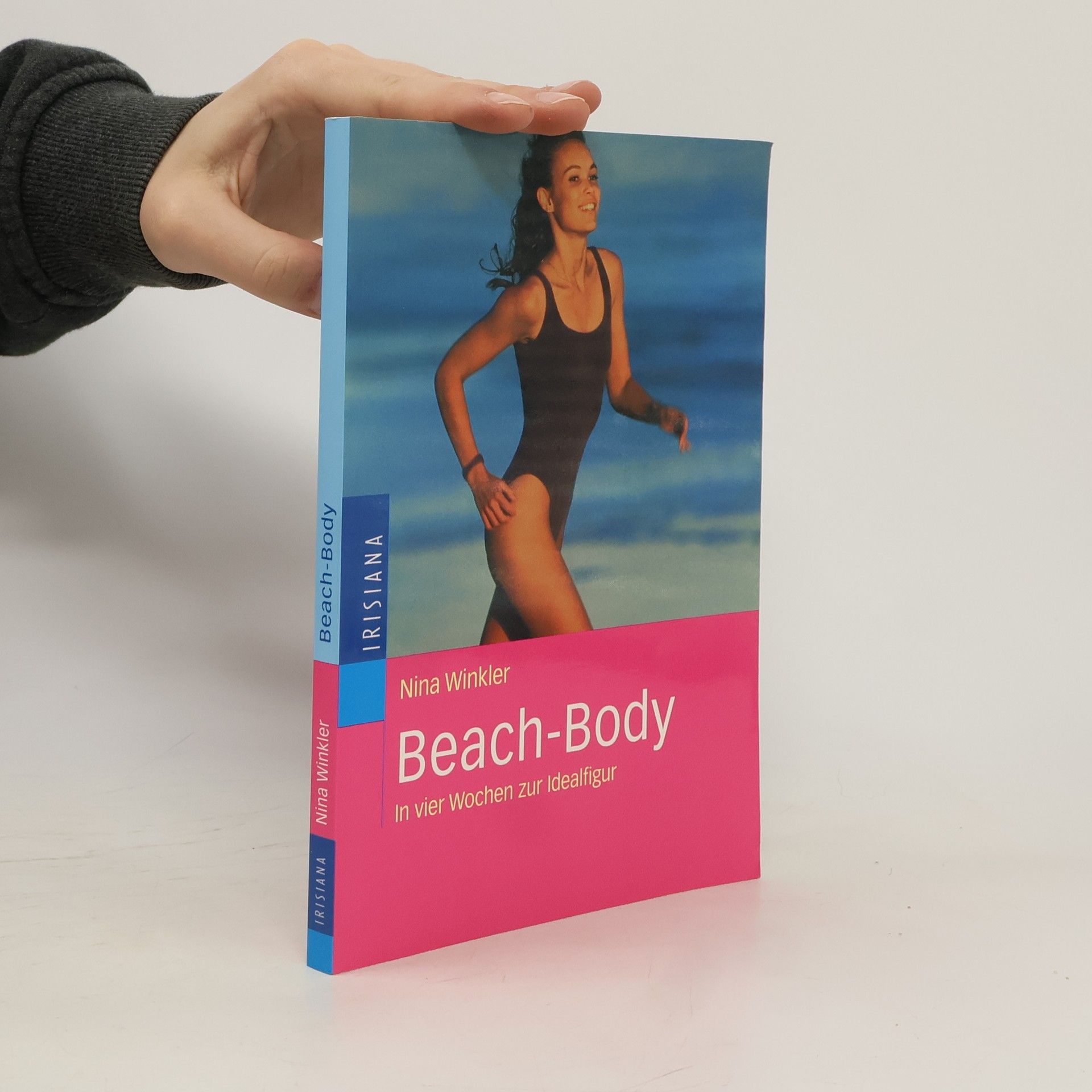 Nina Winkler Beach-Body