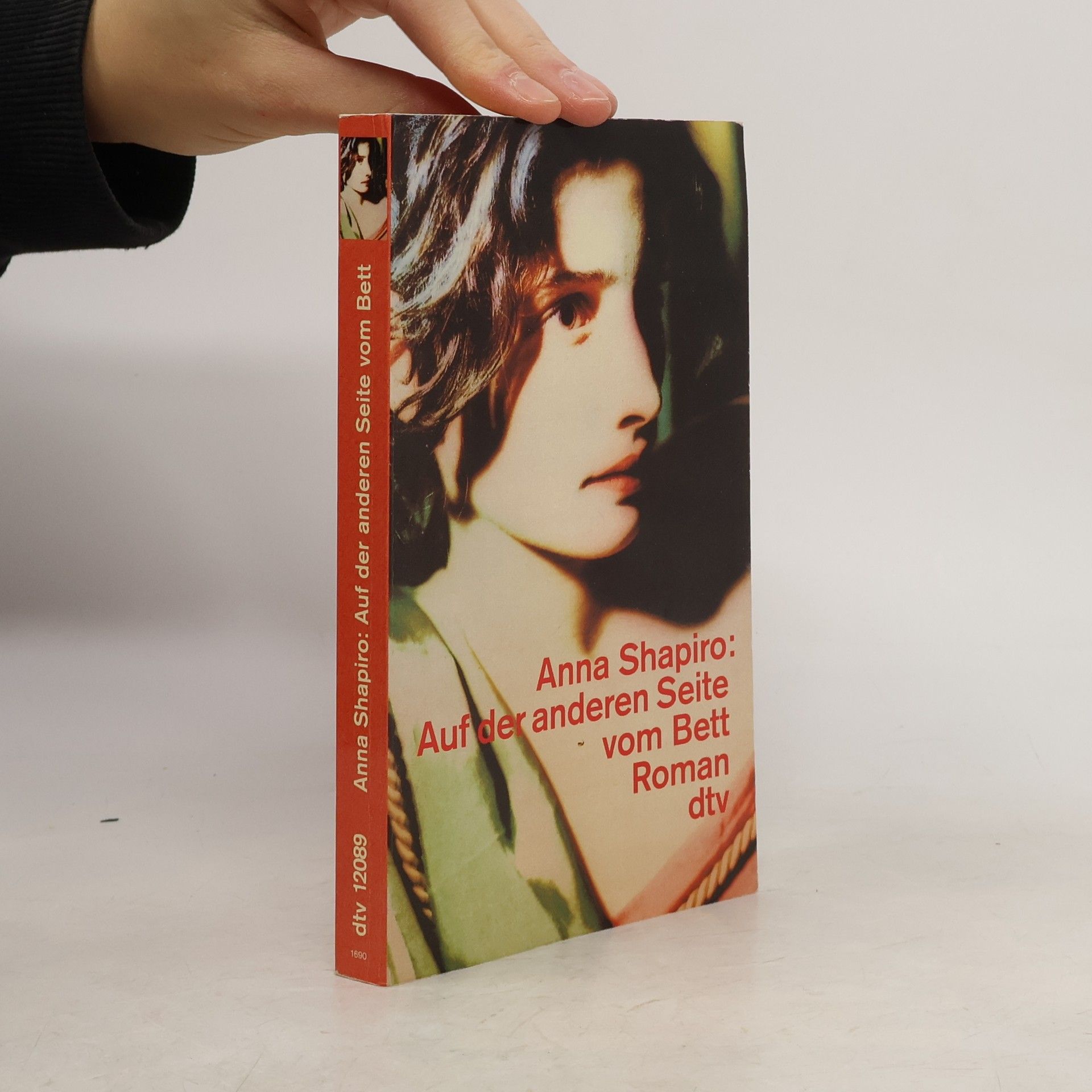 Auf der anderen Seite vom Bett