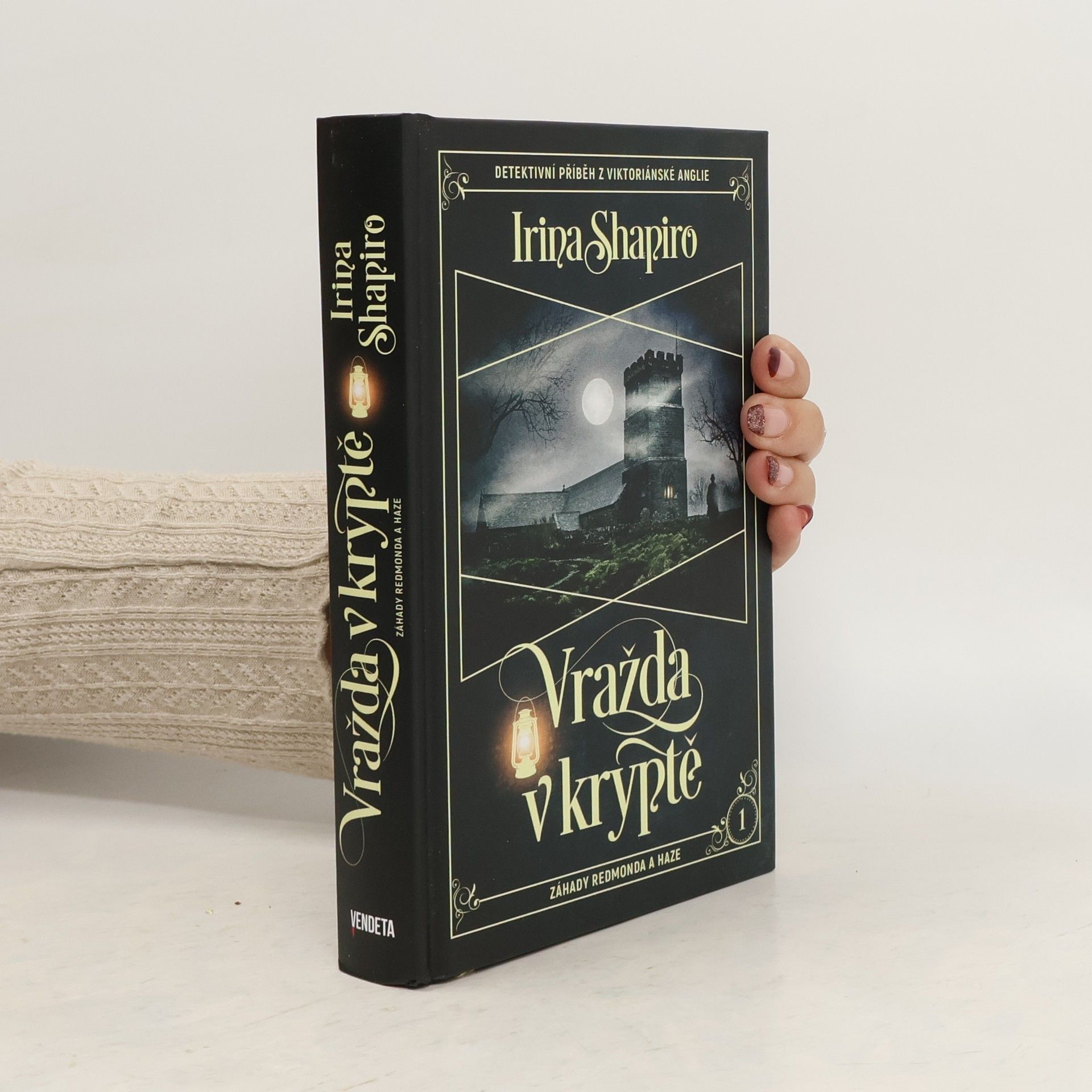 Vražda v kryptě : záhady Redmonda a Haze