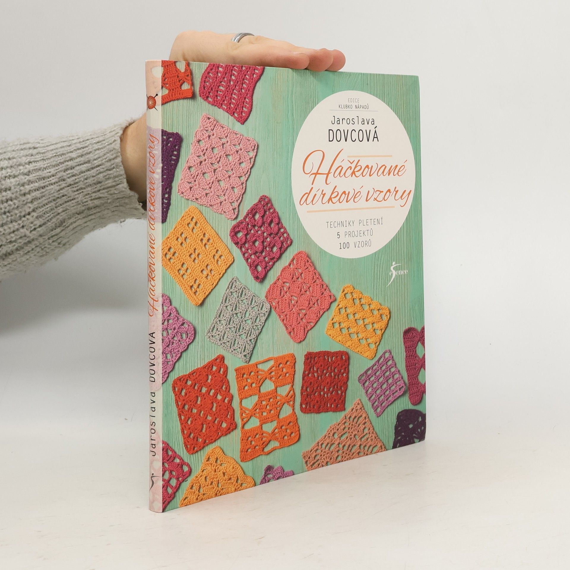 Jaroslava Dovcová Háčkované dírkové vzory