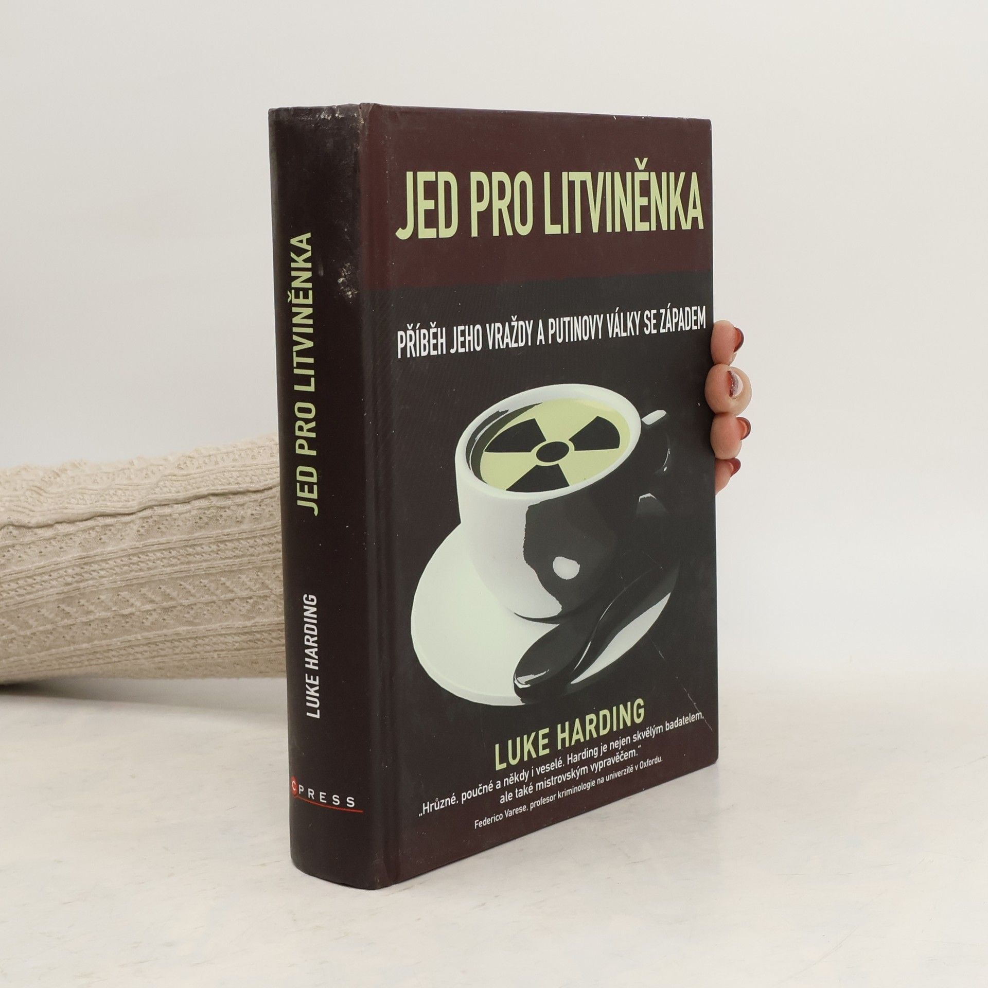 Luke Harding Jed pro Litviněnka