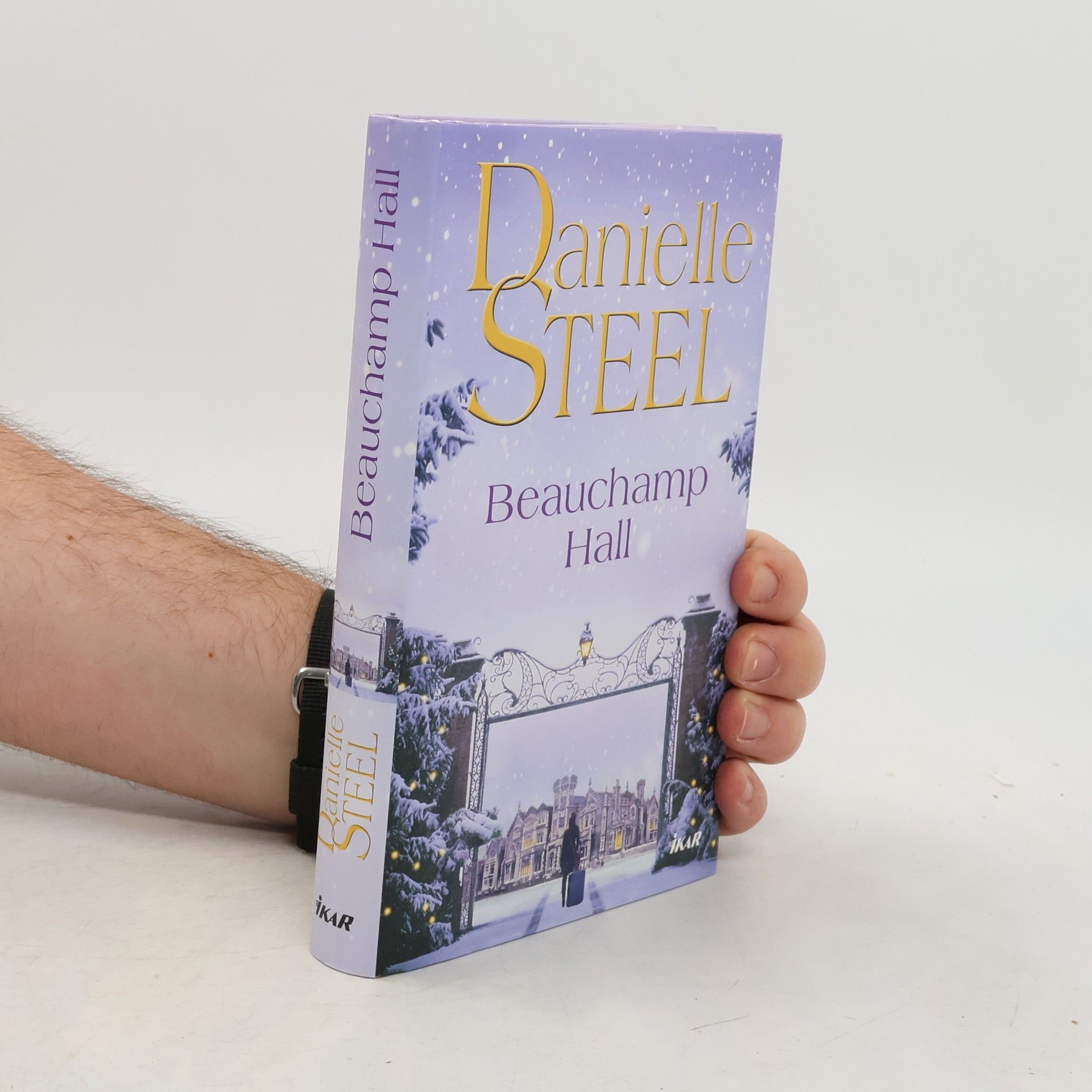 Danielle Steel Beauchamp Hall