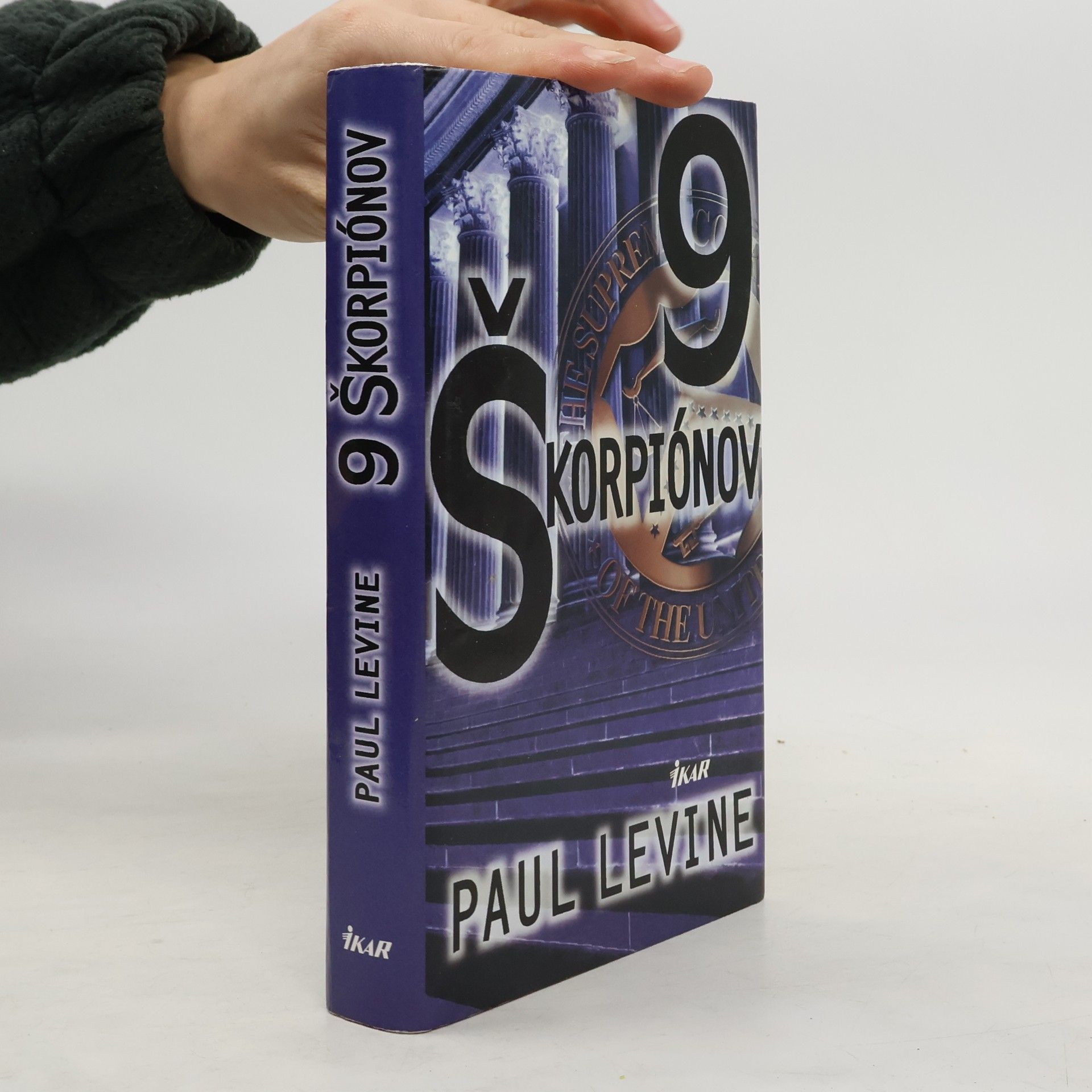 Paul Levine 9 Škorpiónov