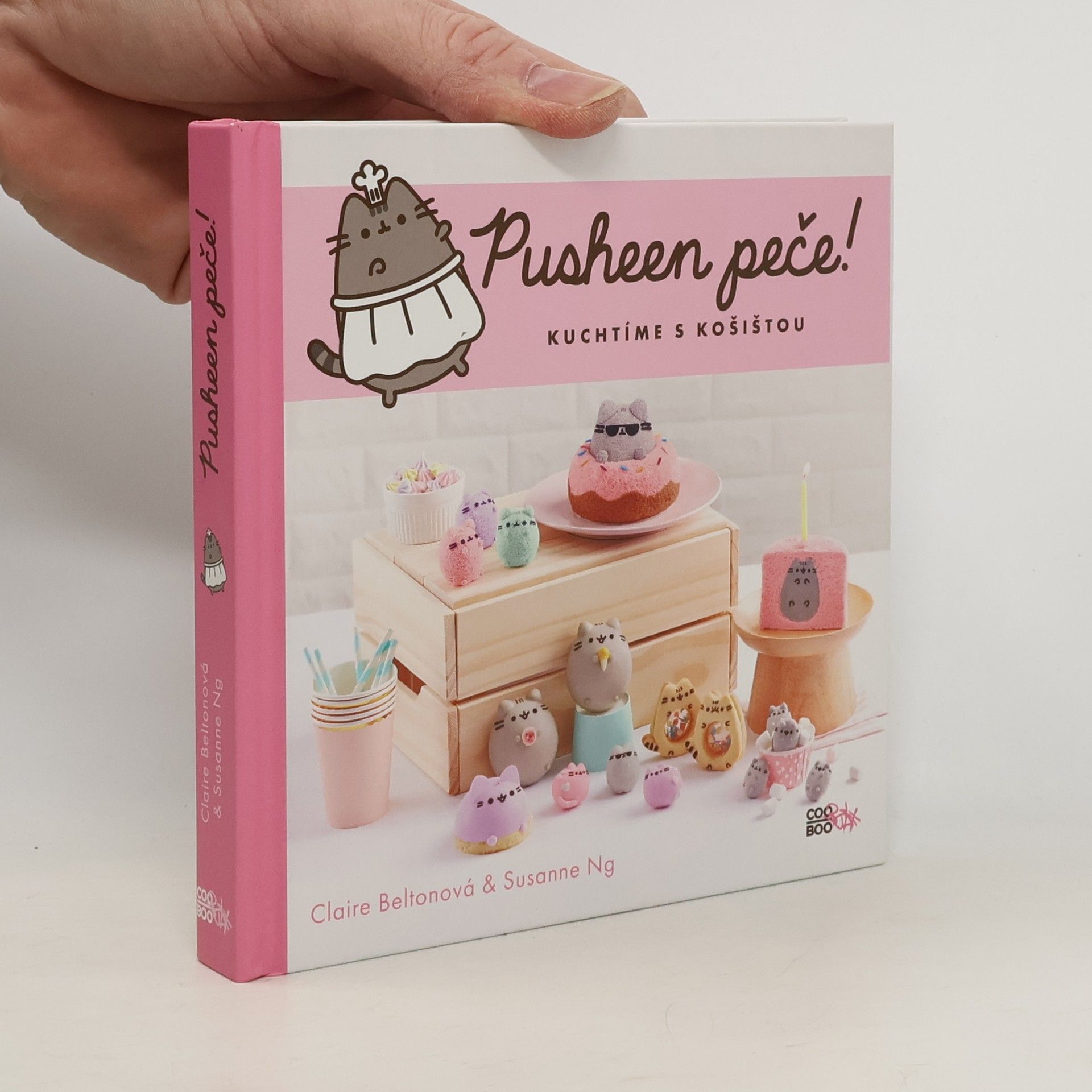 Claire Belton Pusheen peče!