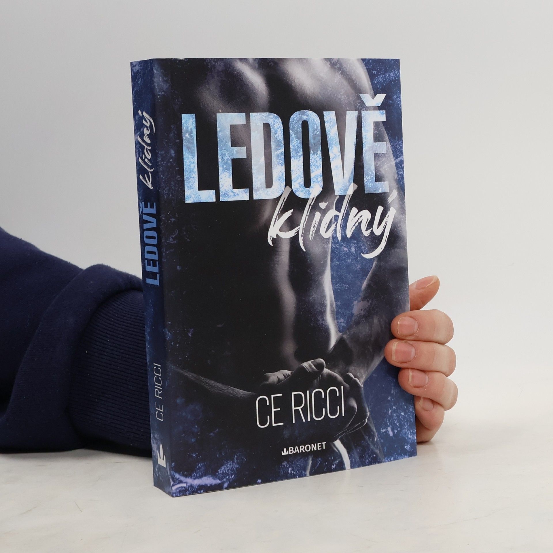 Ce Ricci Ledově klidný