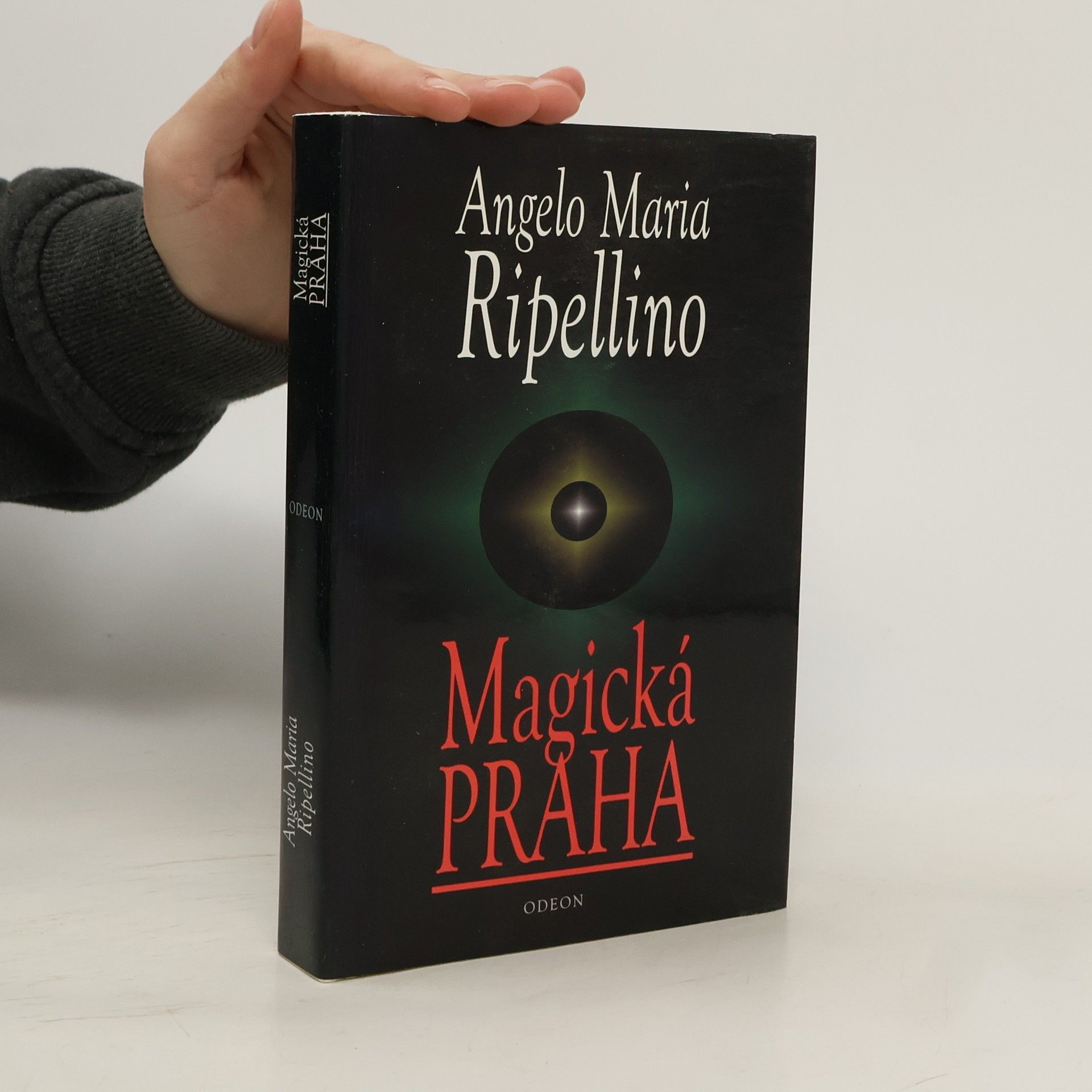Angelo Maria Ripellino Magická Praha