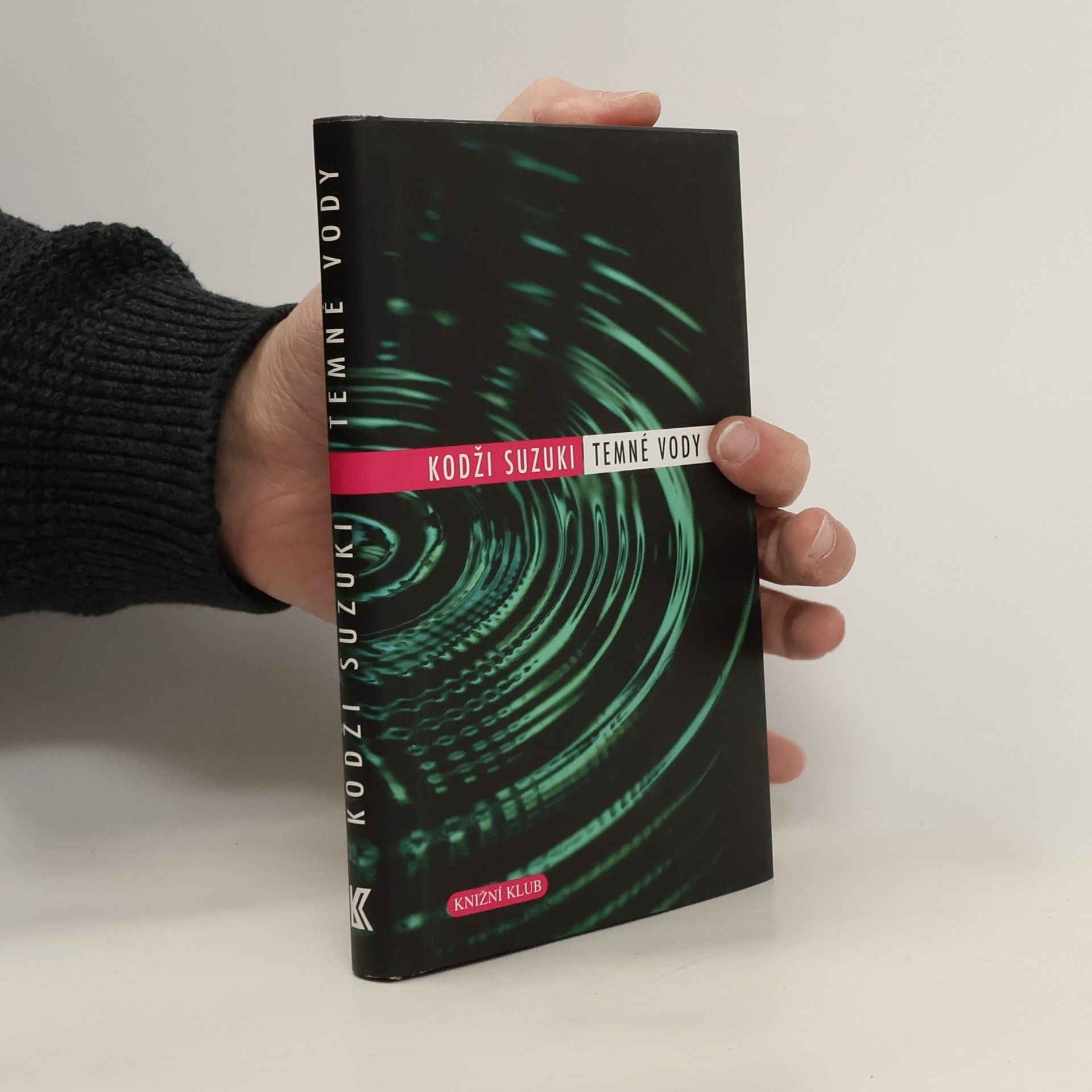 Kōji Suzuki Temné vody