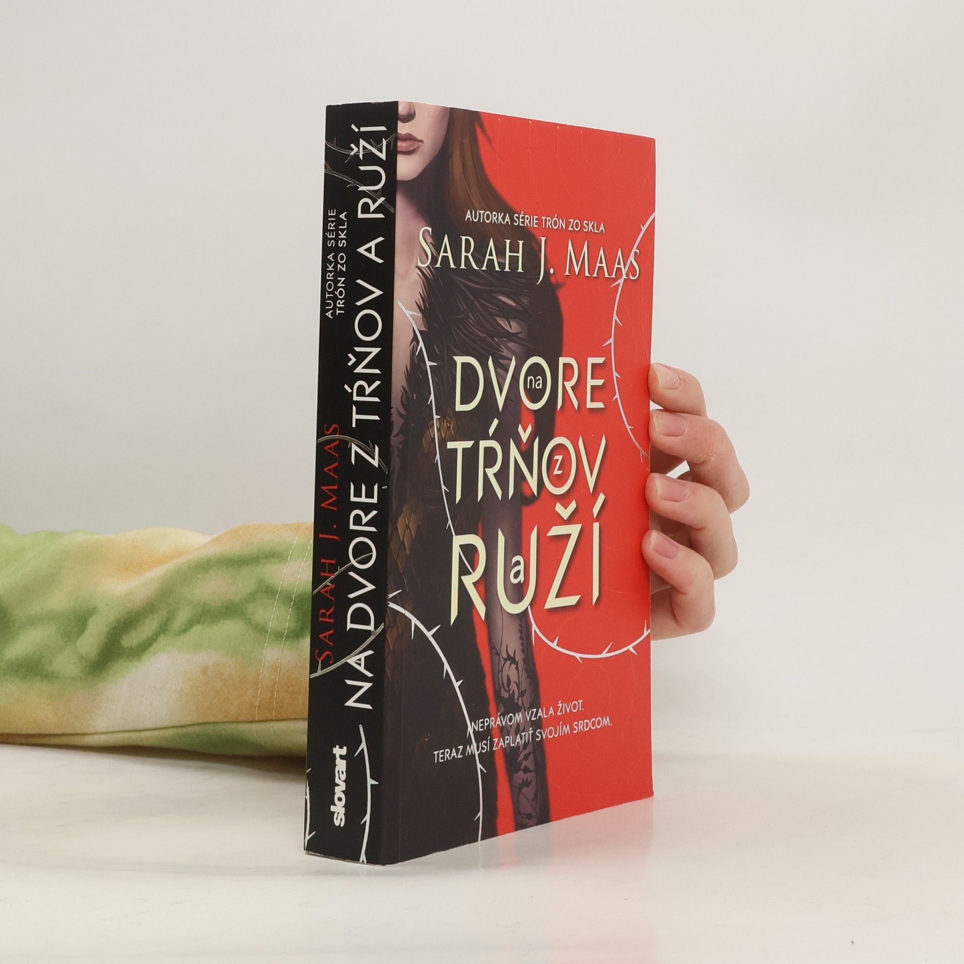 Sarah J. Maas Na dvore z tŕňov a ruží