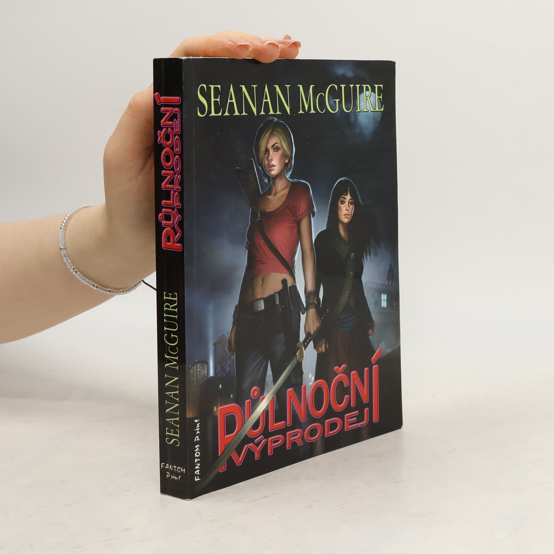 Seanan McGuire Půlnoční výprodej