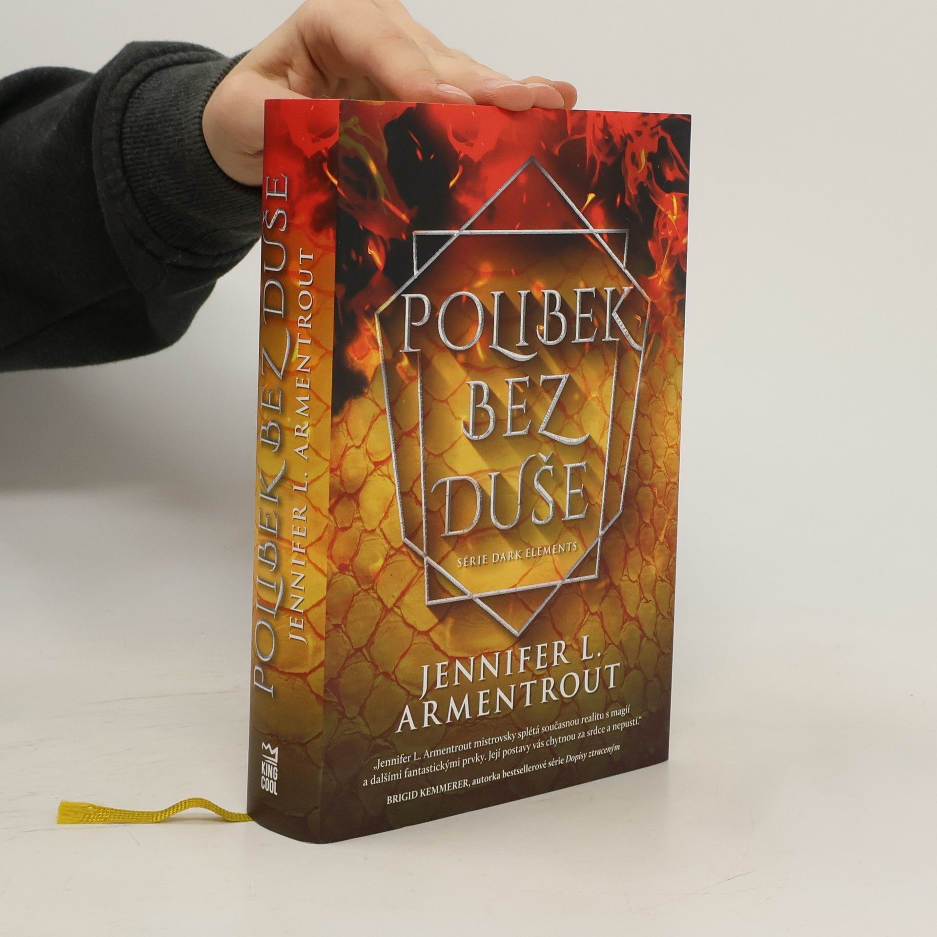Jennifer L. Armentrout Polibek bez duše
