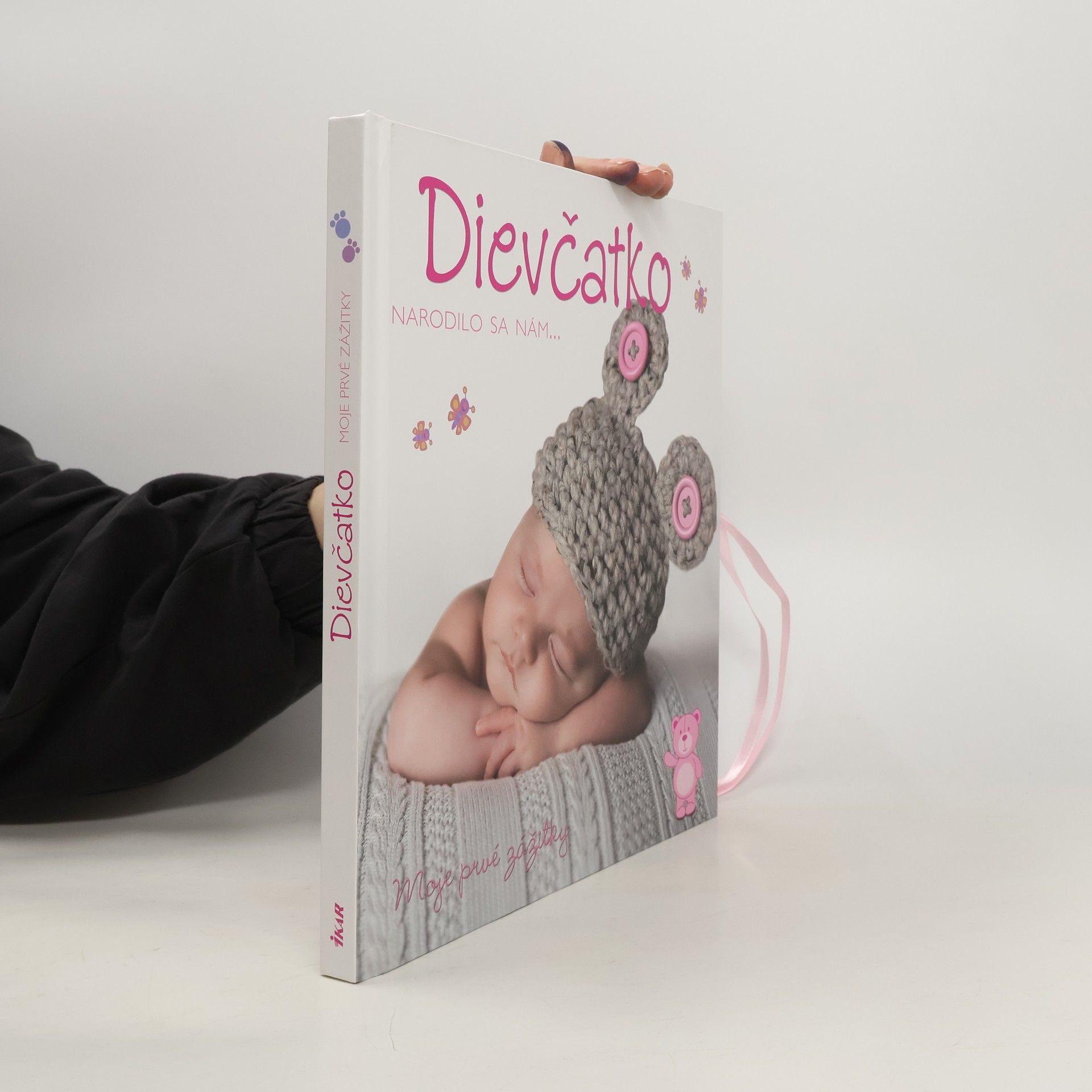 Various authors Dievčatko : moje prvé zážitky