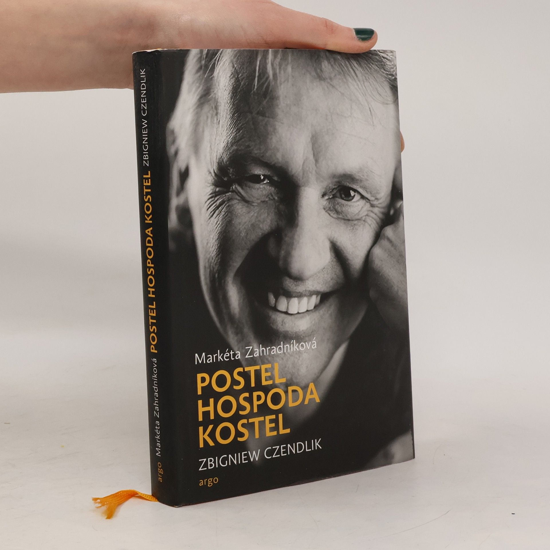 Zbigniew Czendlik Postel, hospoda, kostel