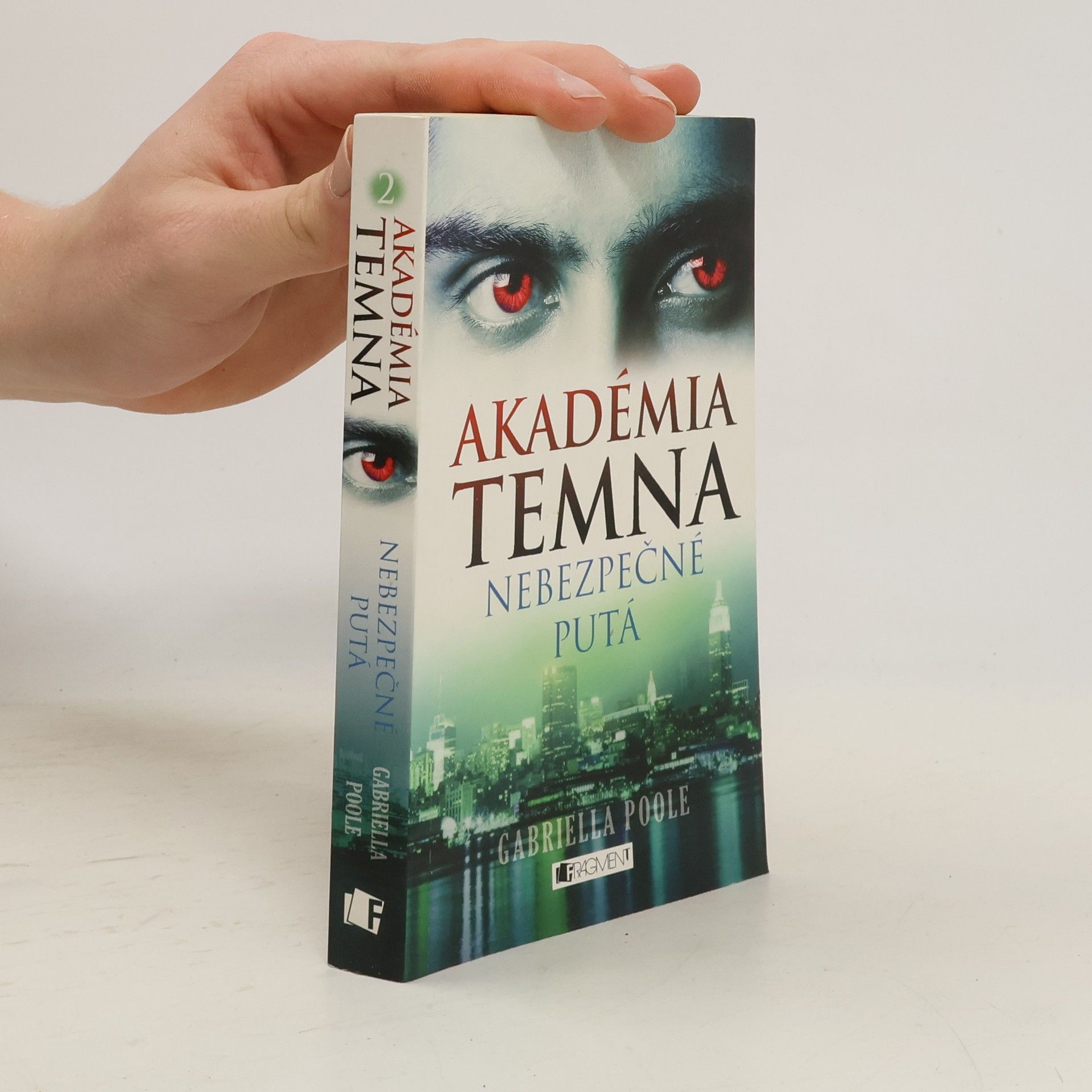Gabriella Poole Nebezpečné putá