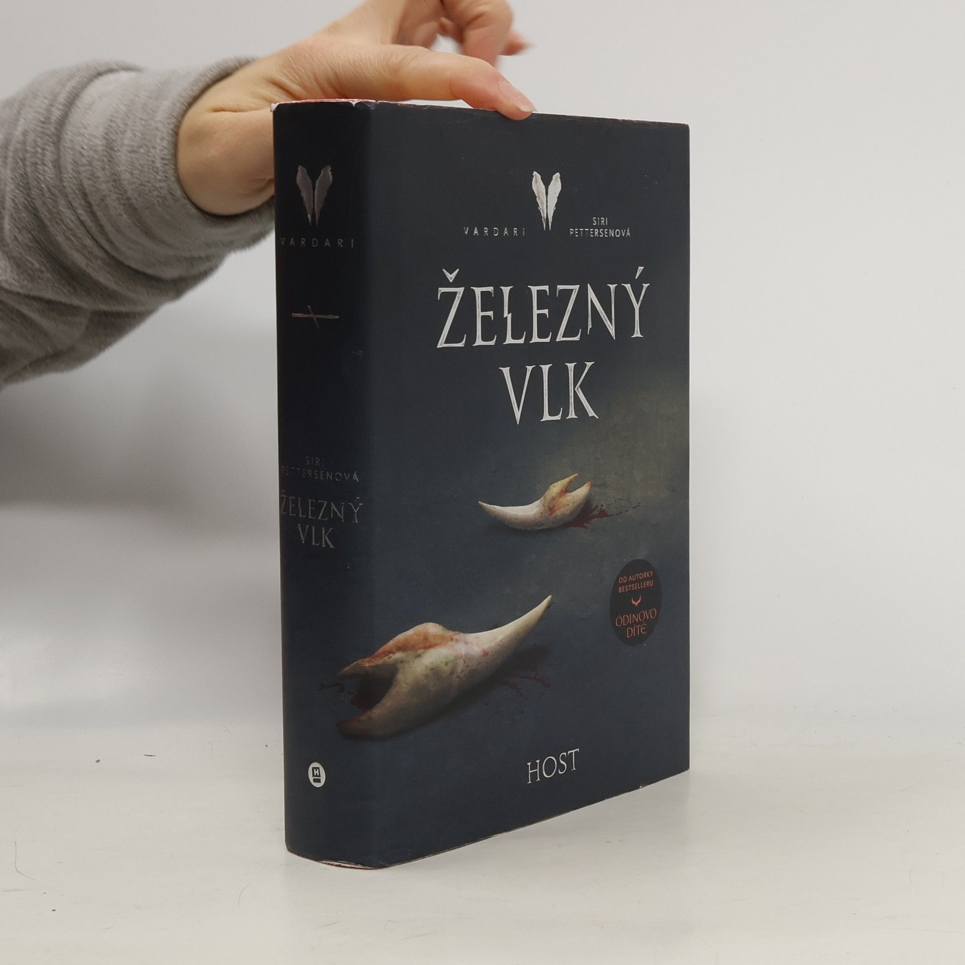 Siri Pettersen Vardari. Železný vlk