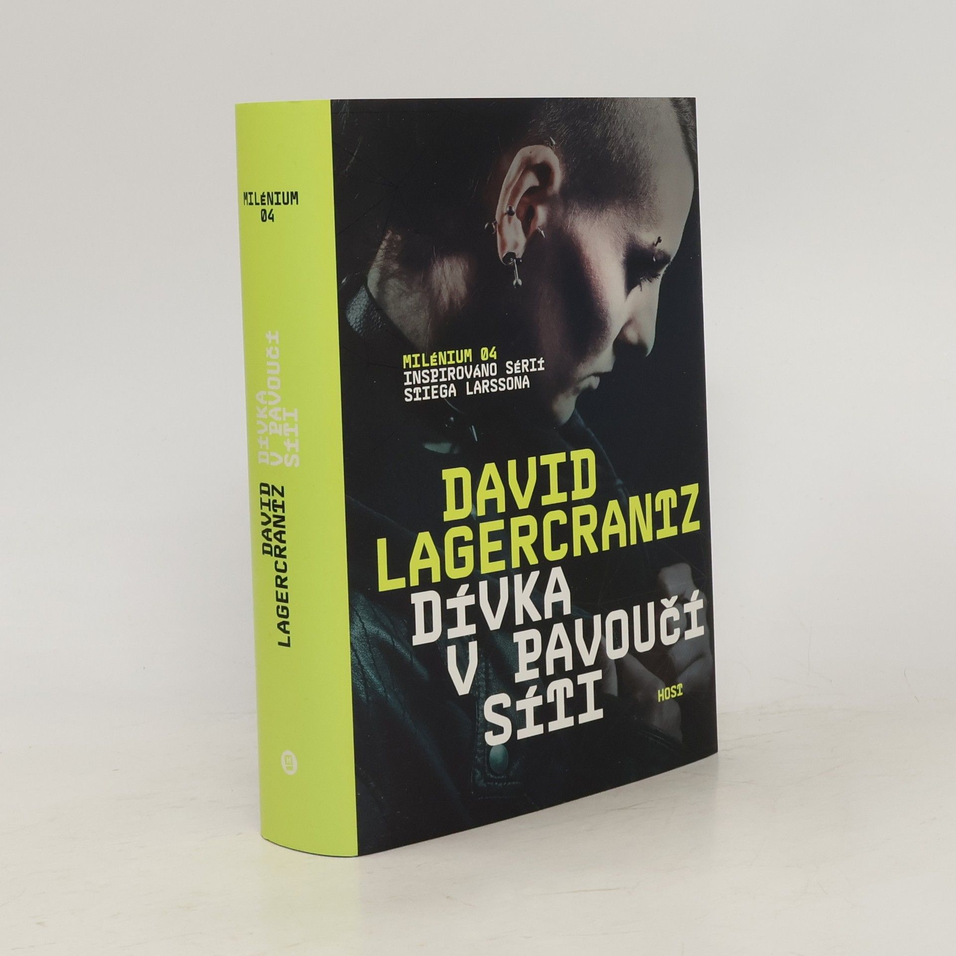 Dívka v pavoučí síti