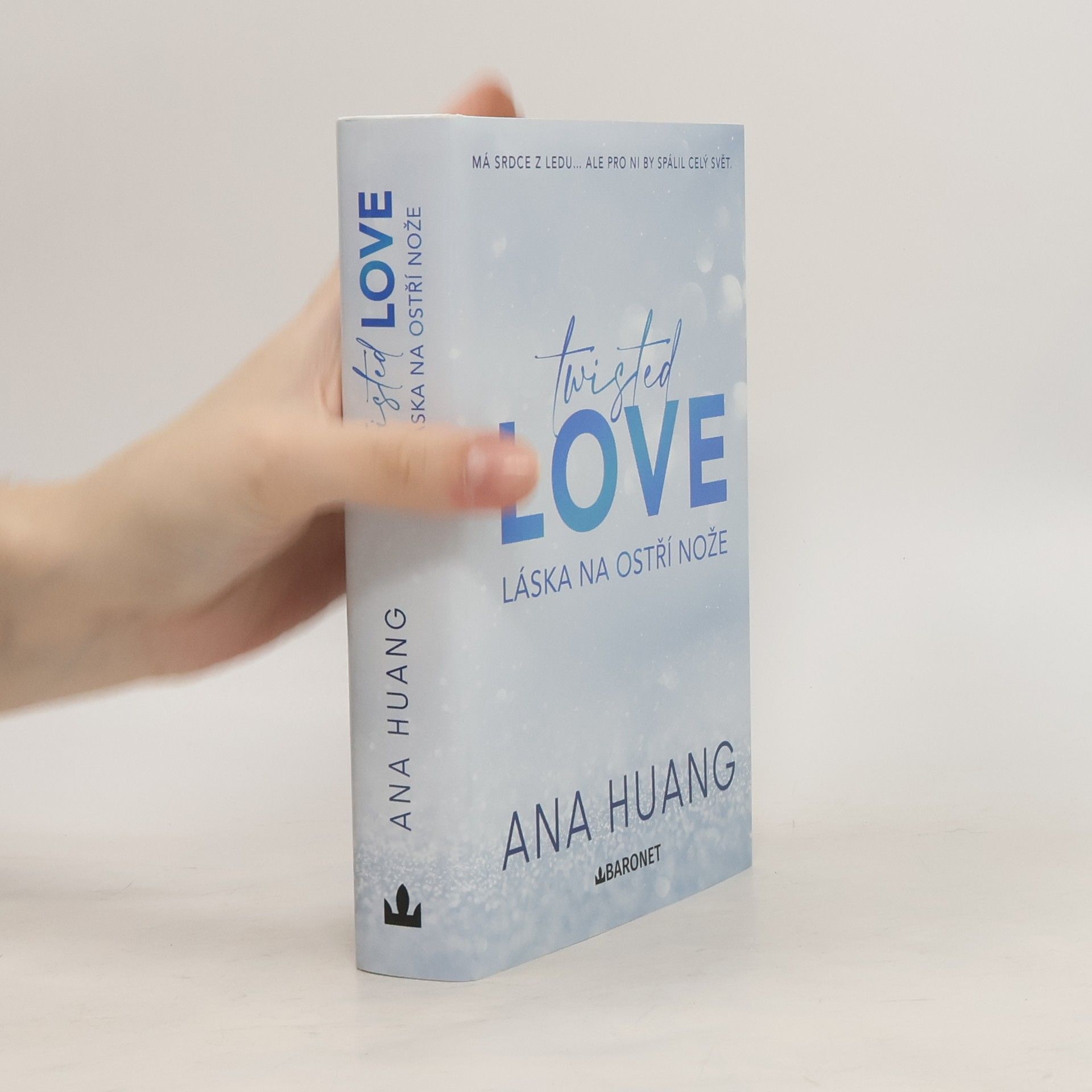Ana Huang Twisted love. Láska na ostří nože