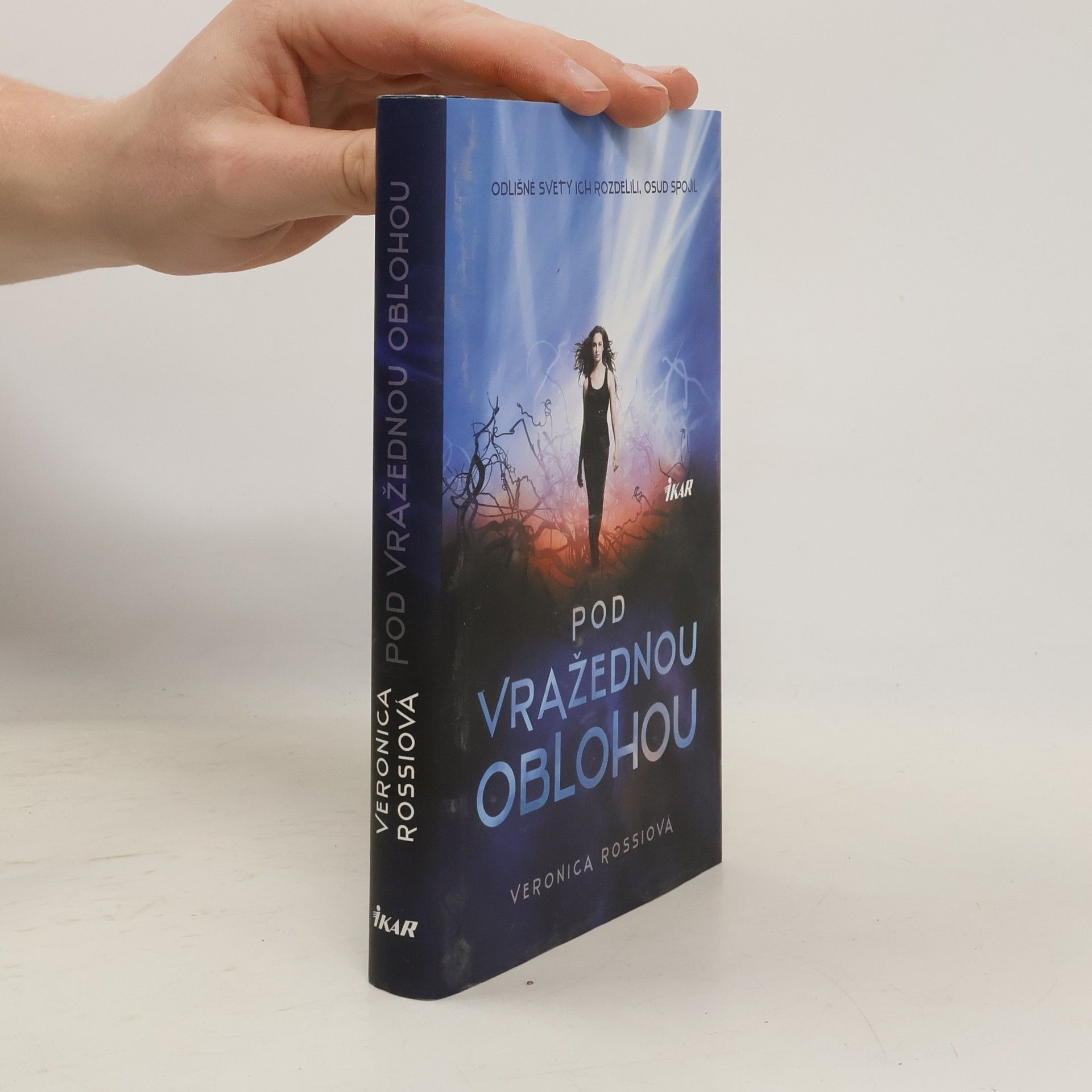 Veronica Rossi Pod vražednou oblohou