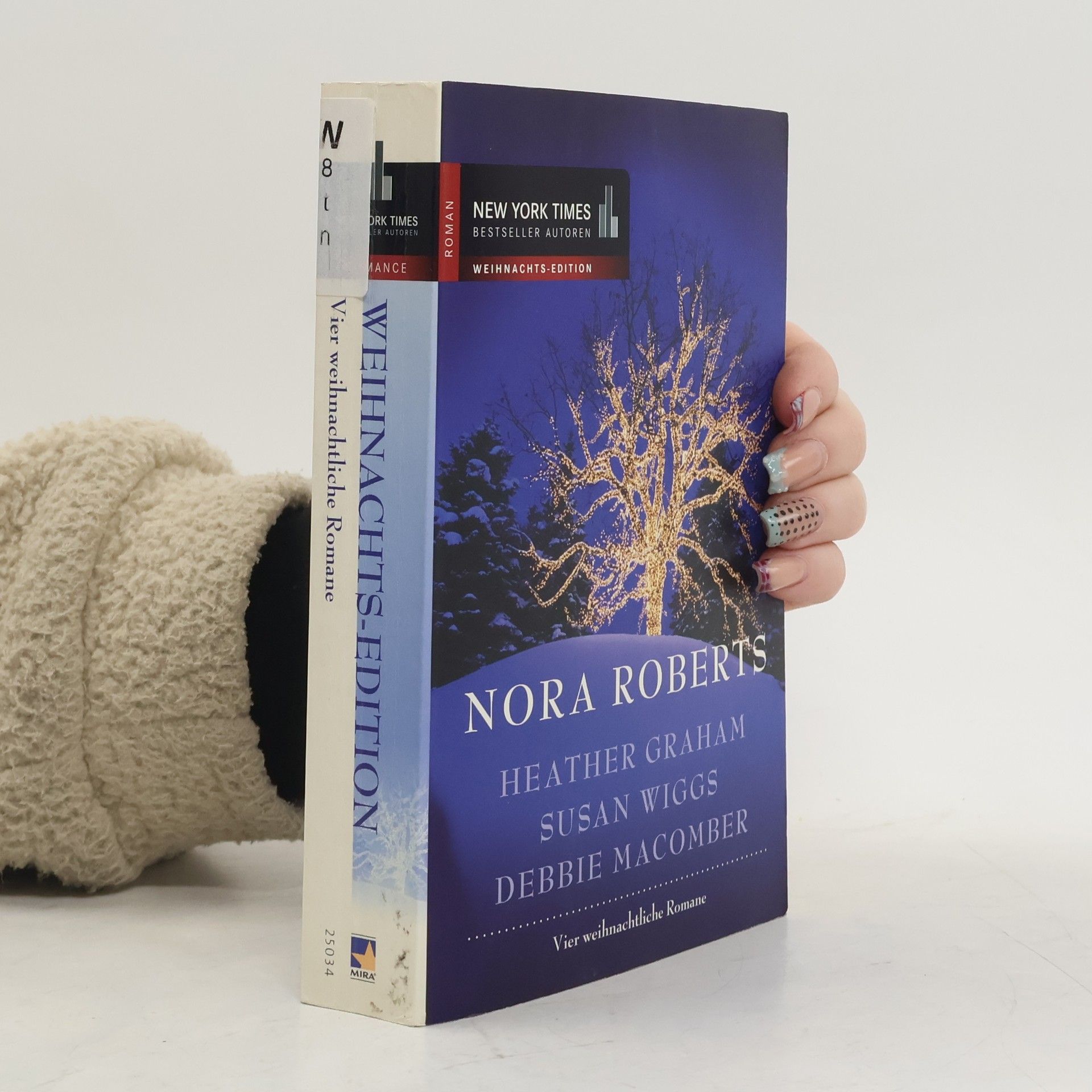 Nora Roberts Vier weihnachtliche Romane