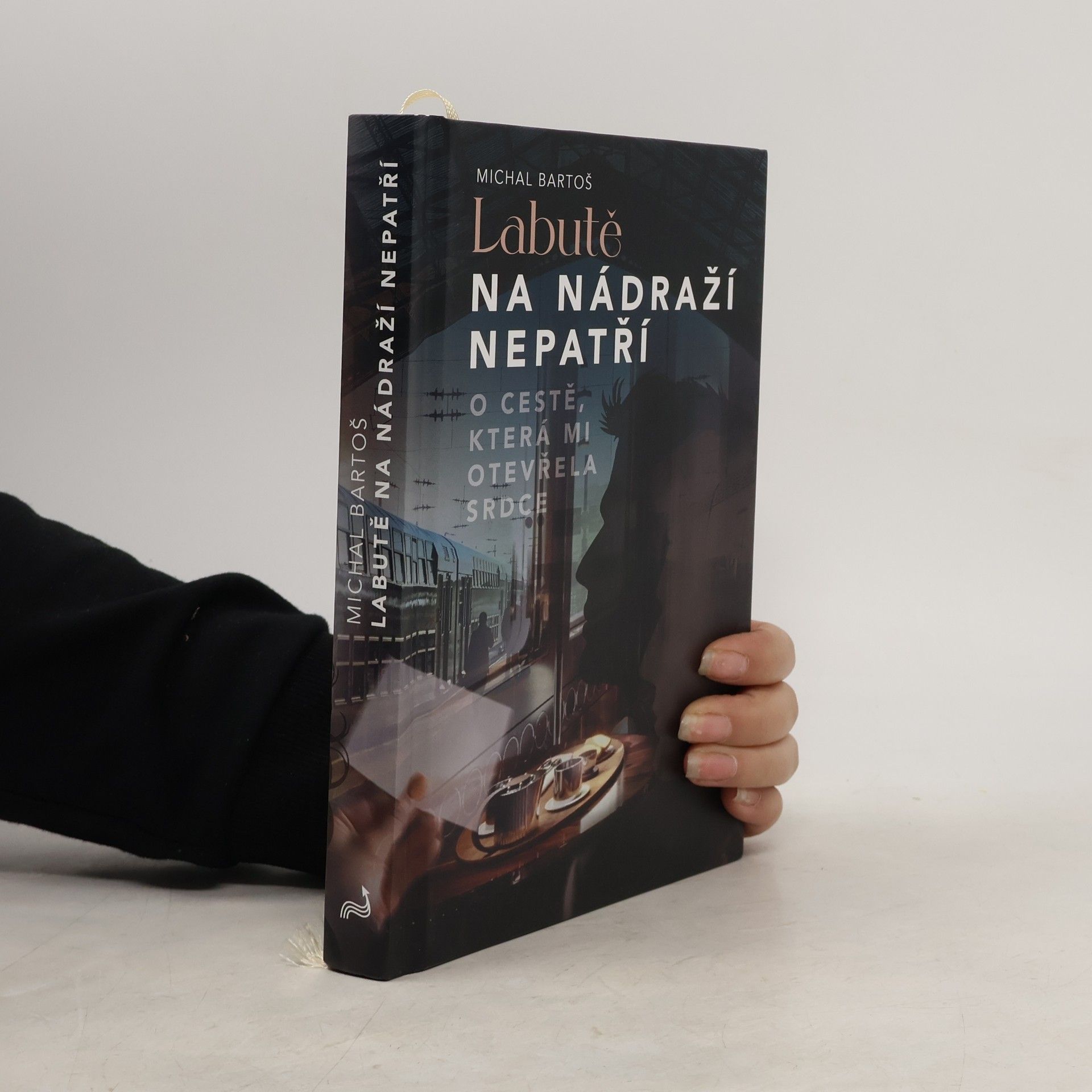 Michal Bartoš Labutě na nádraží nepatří