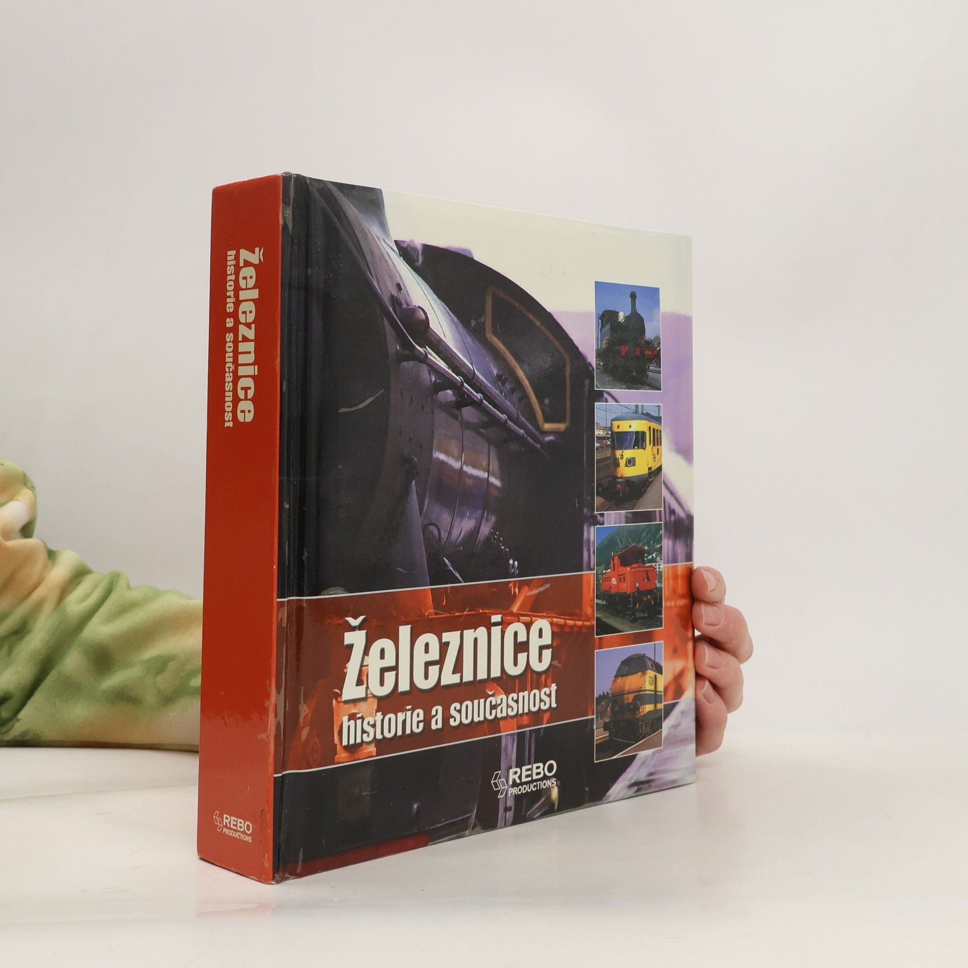 Autorenkollektiv Železnice historie a současnost