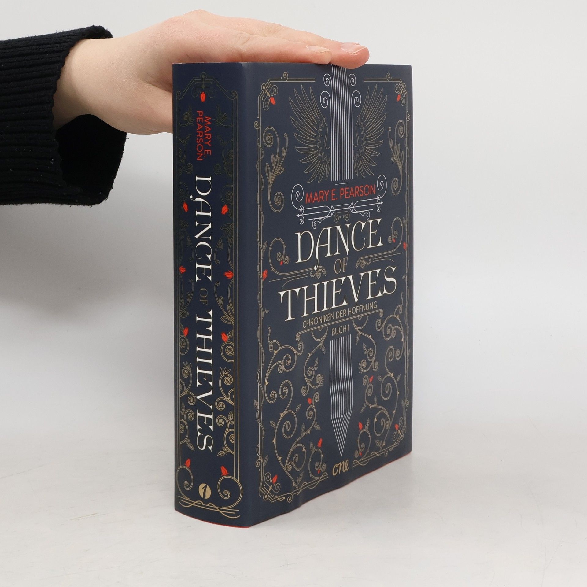 Mary E. Pearson Dance of Thieves 1