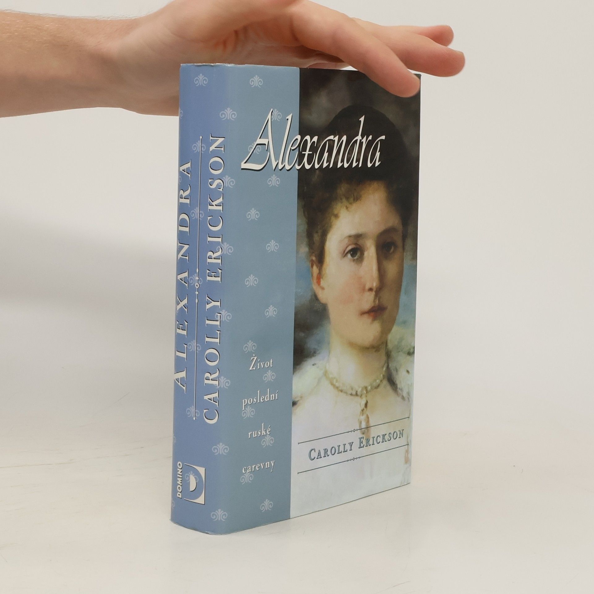 Carolly Erickson Alexandra