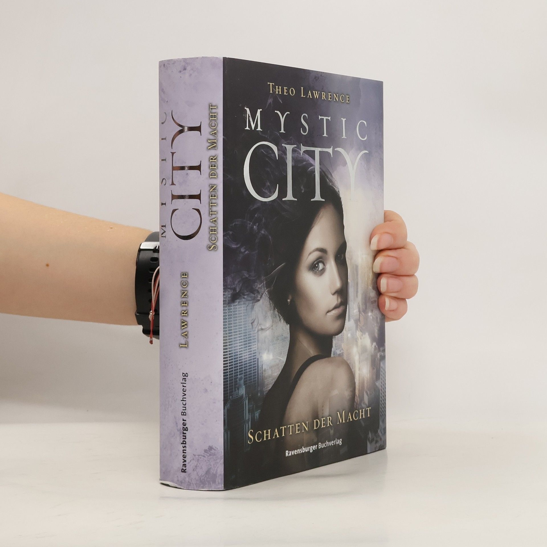 Theo Lawrence Mystic City. Schatten der Macht