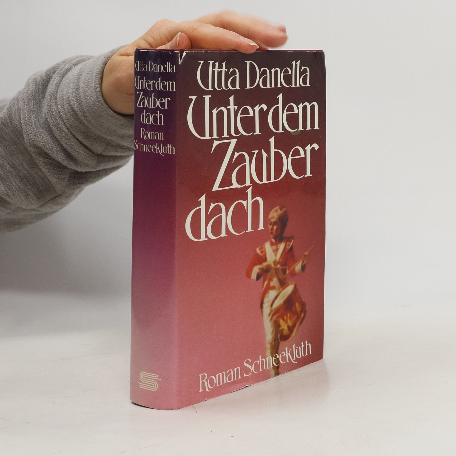 Utta Danella Unter dem Zauber dach