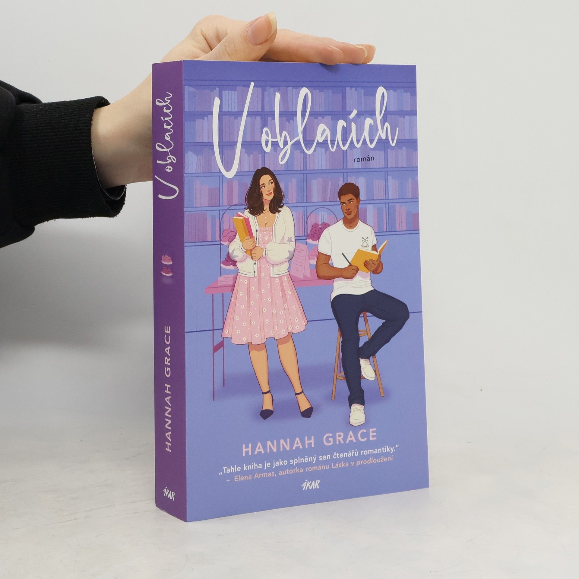 Hannah Grace V oblacích