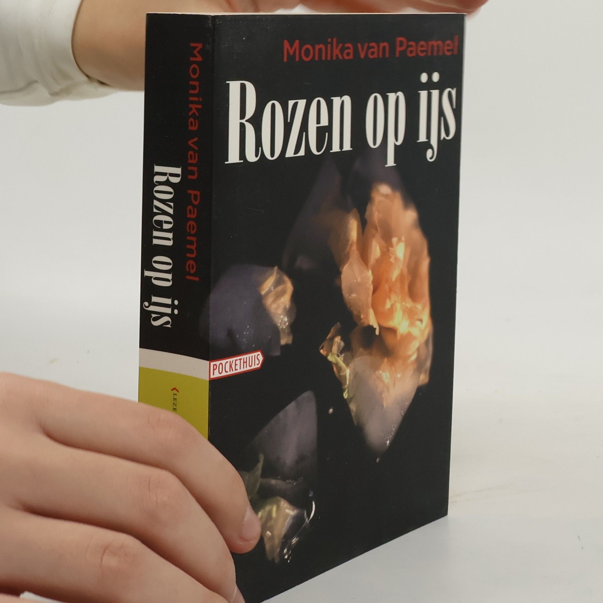 Monika Van Paemel Rozen op ijs