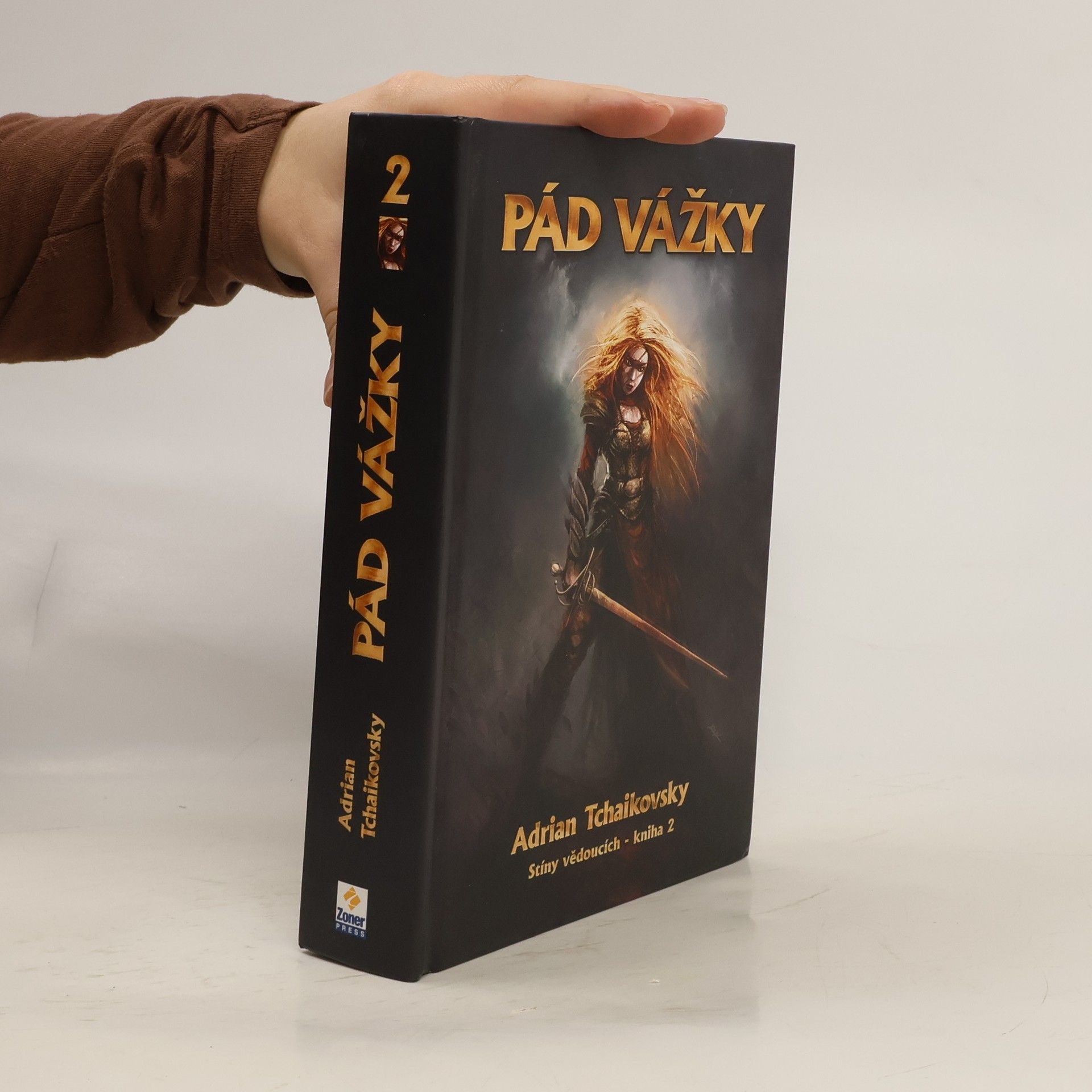 Adrian Tchaikovsky Stíny vědoucích. Kniha druhá, Pád vážky