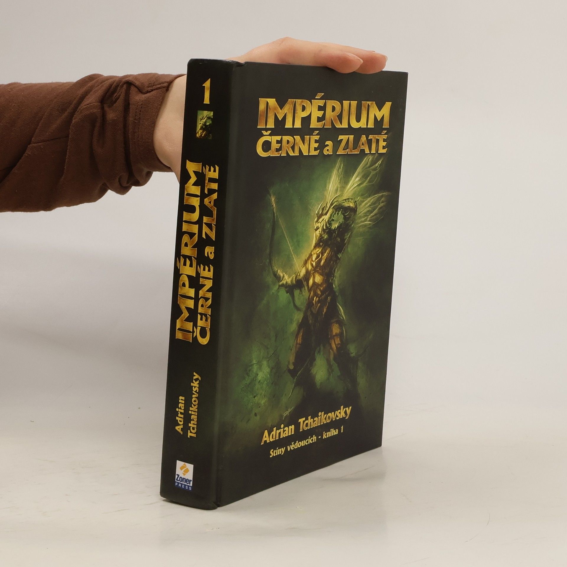 Adrian Tchaikovsky Stíny vědoucích. Kniha první, Impérium černé a zlaté