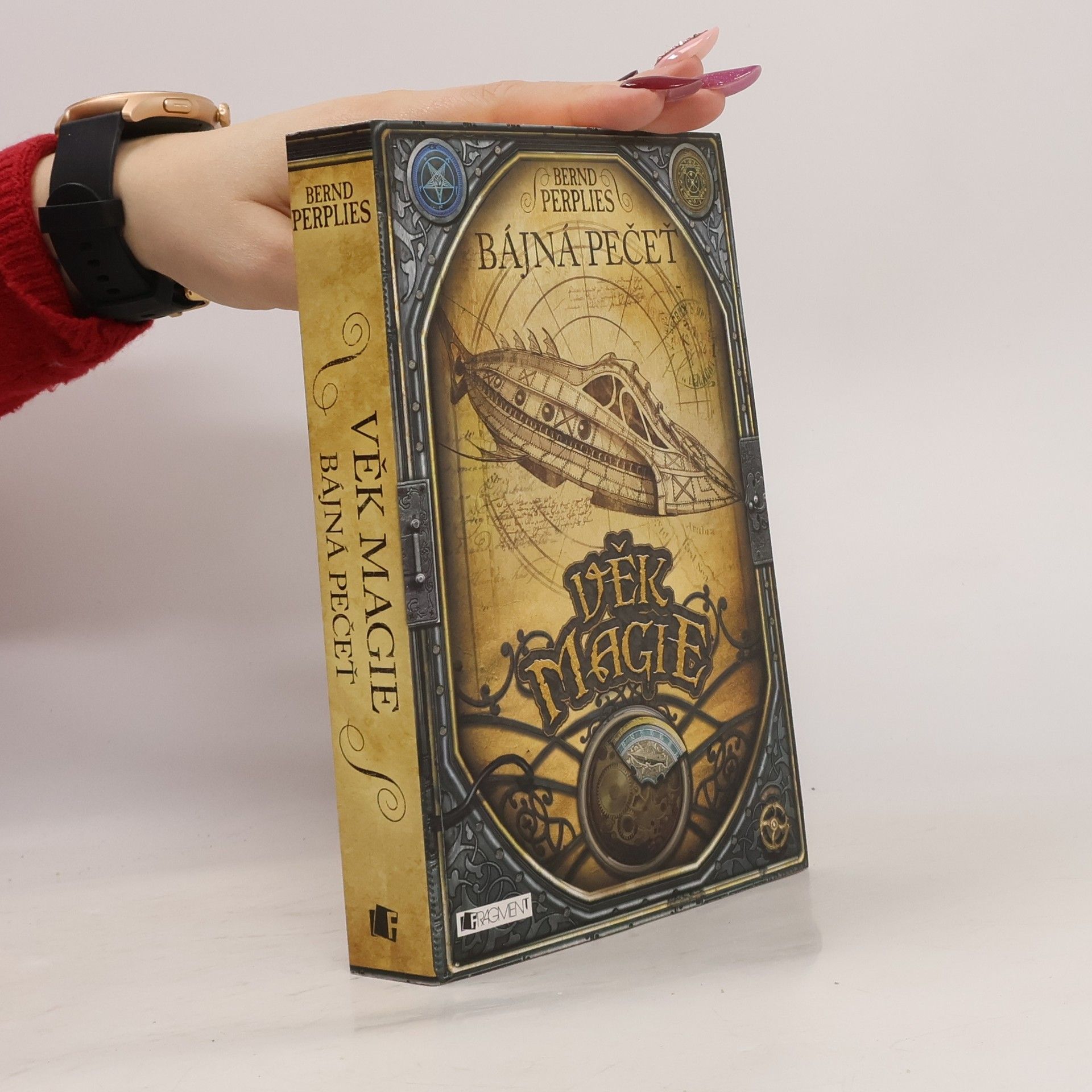 Bernd Perplies Věk magie. Bájná pečeť