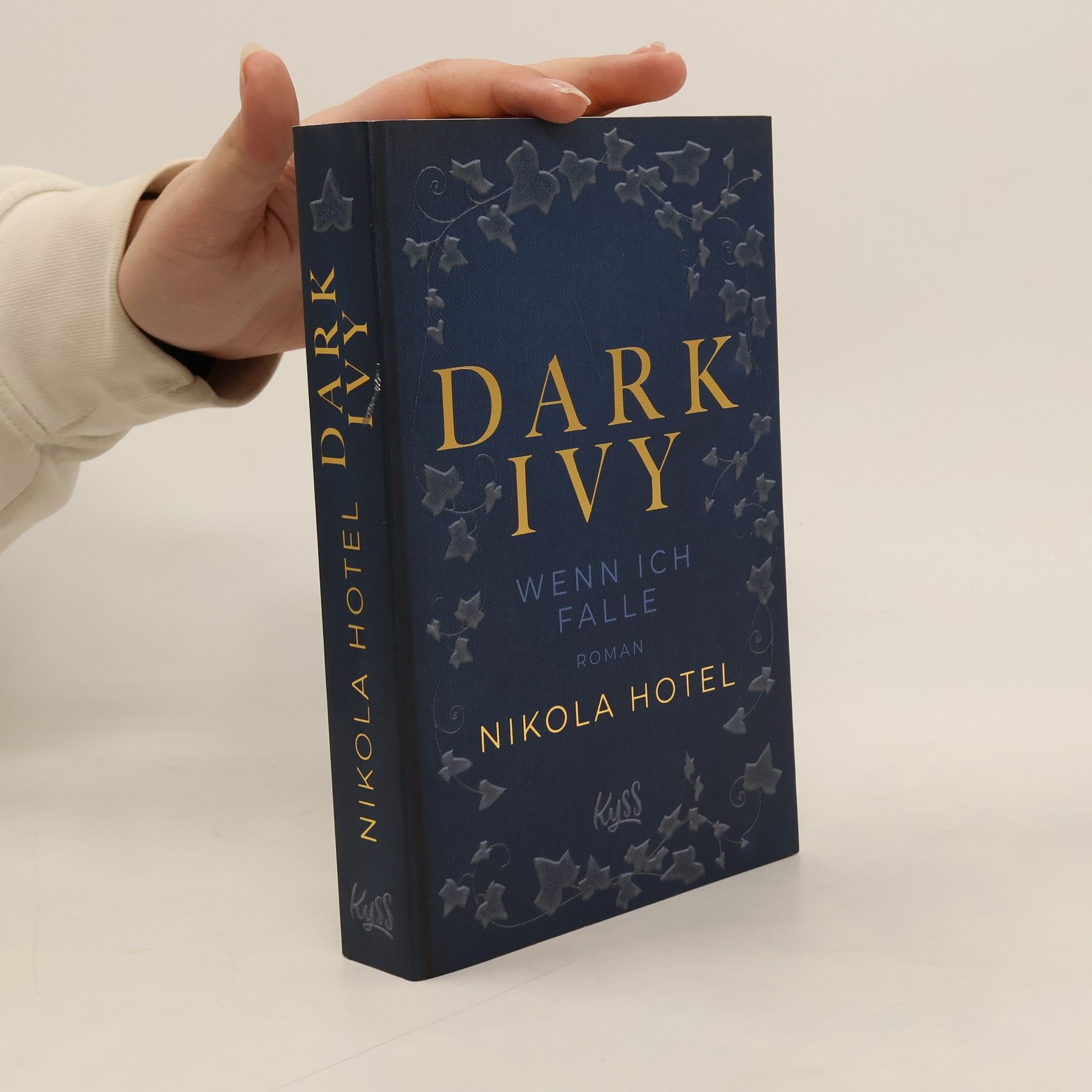Nikola Hotel Dark Ivy - Wenn ich falle