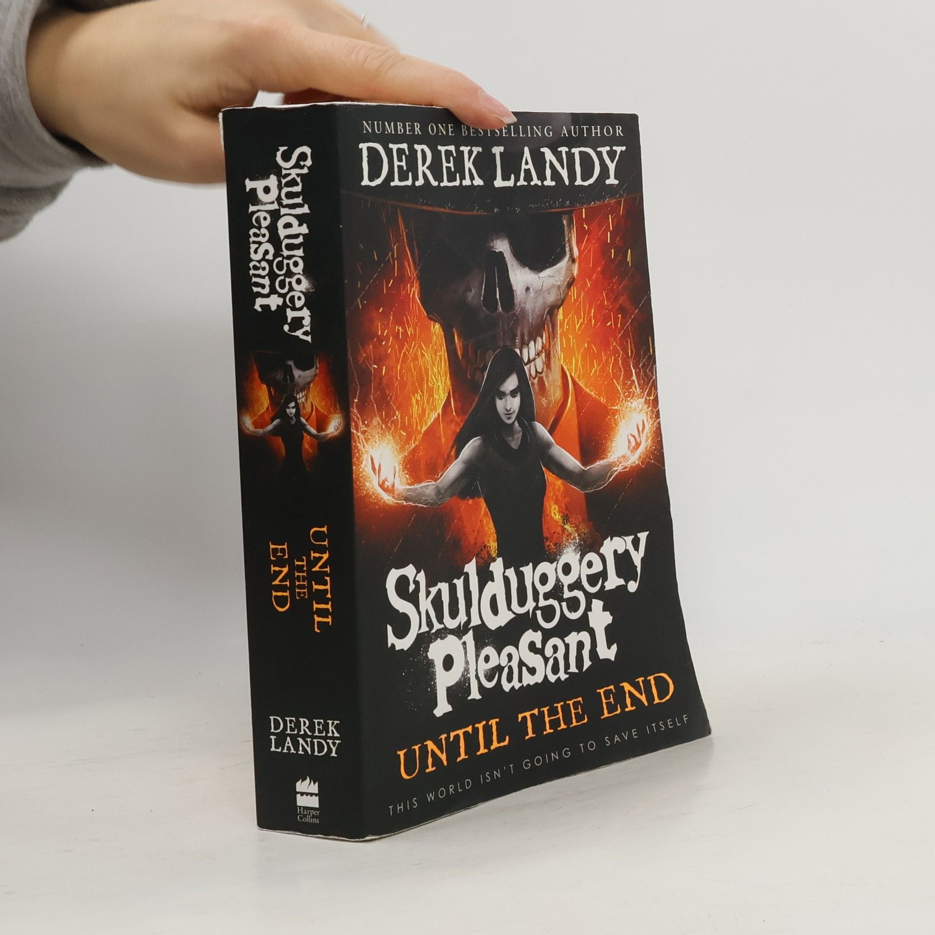 Derek Landy Skulduggery Pleasant: Until the End