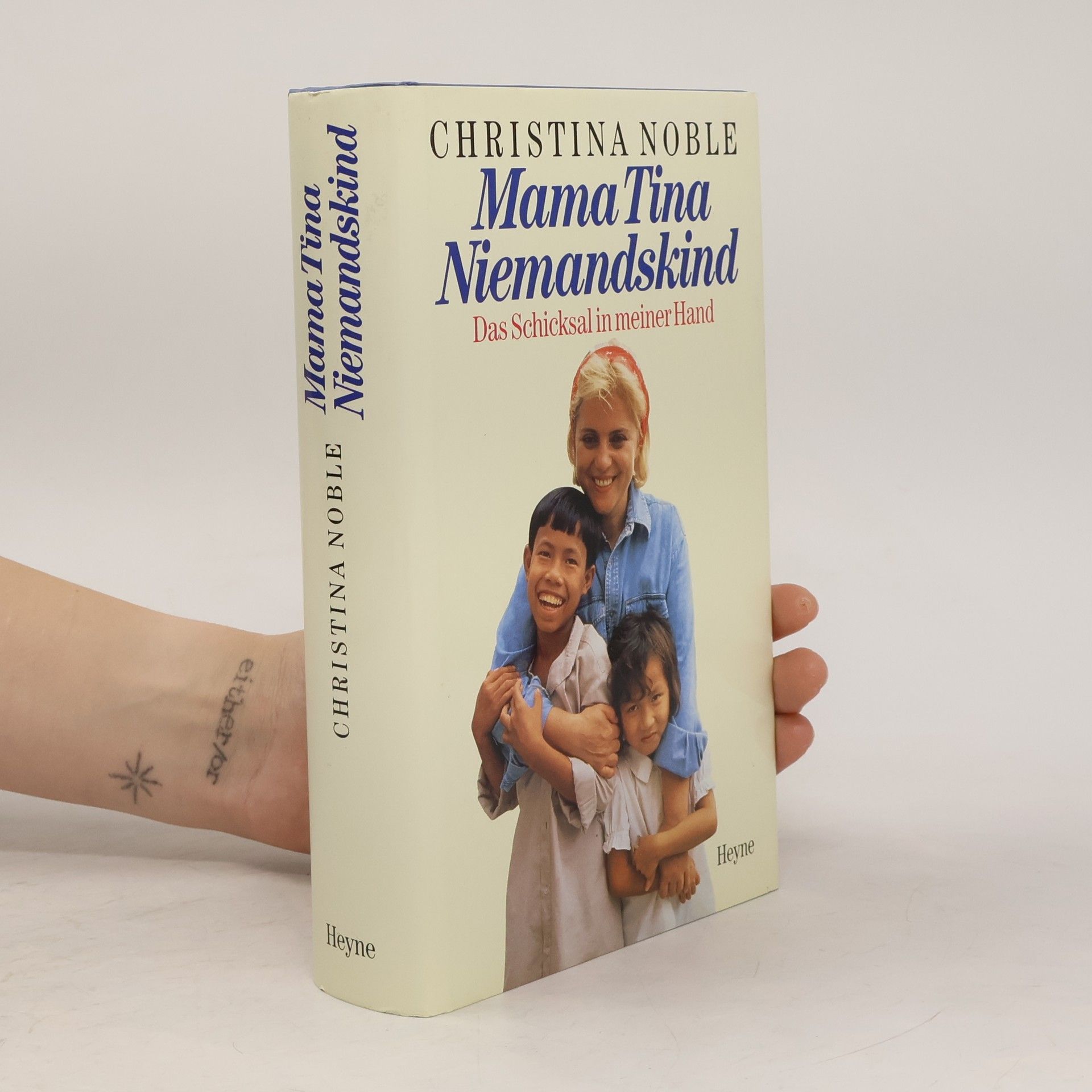 Mama Tina, Niemandskind