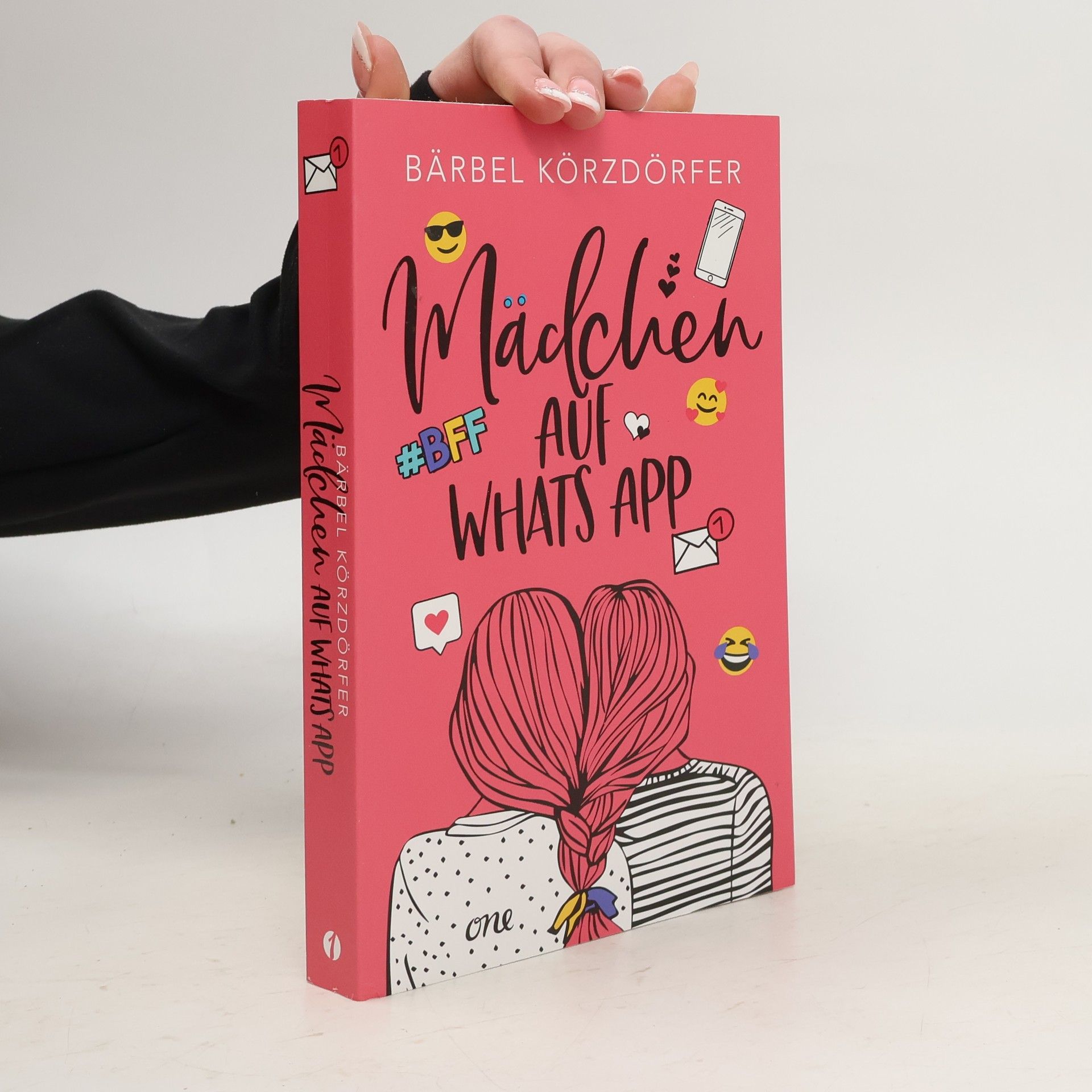 Mädchen auf WhatsApp 1