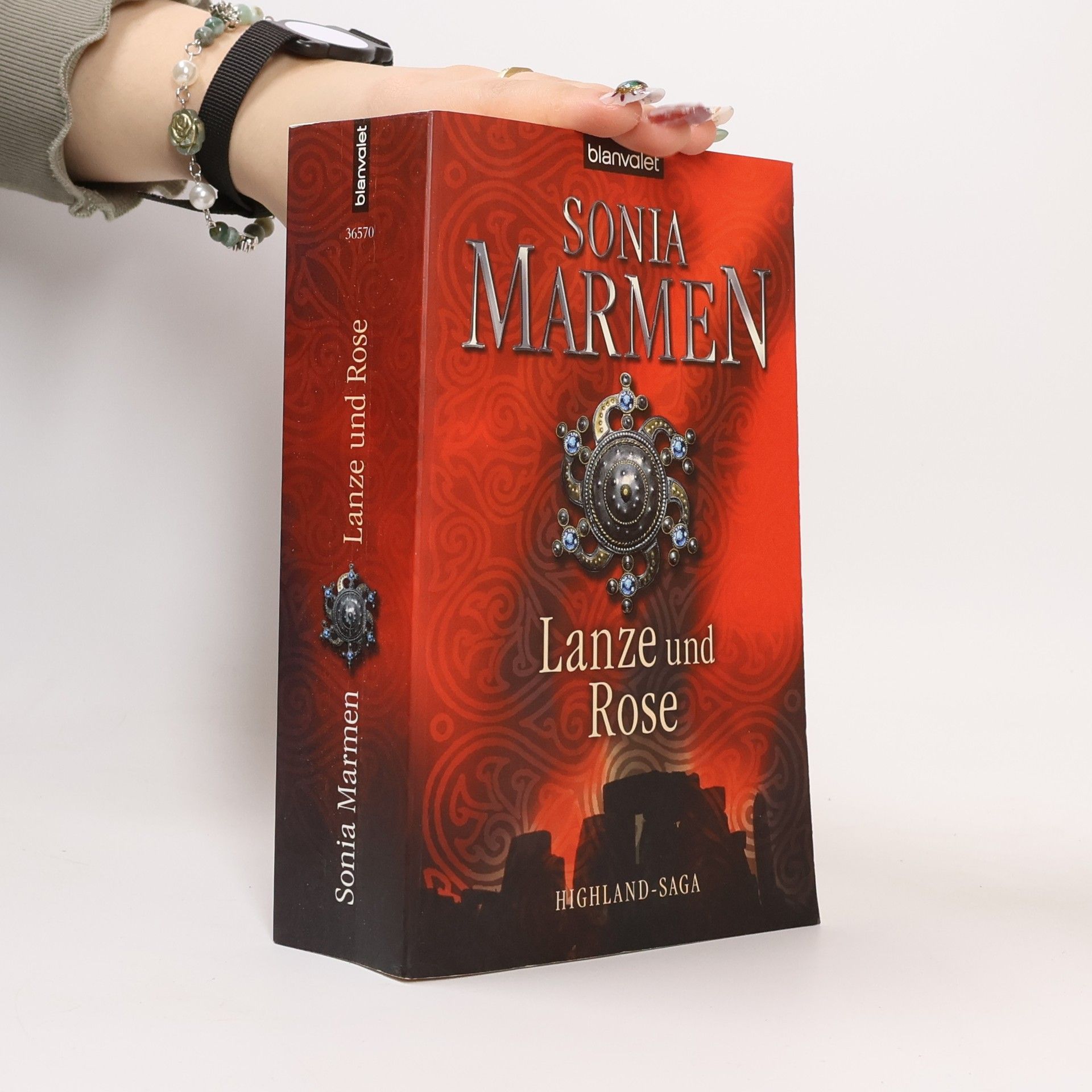 Sonia Marmen Lanze und Rose