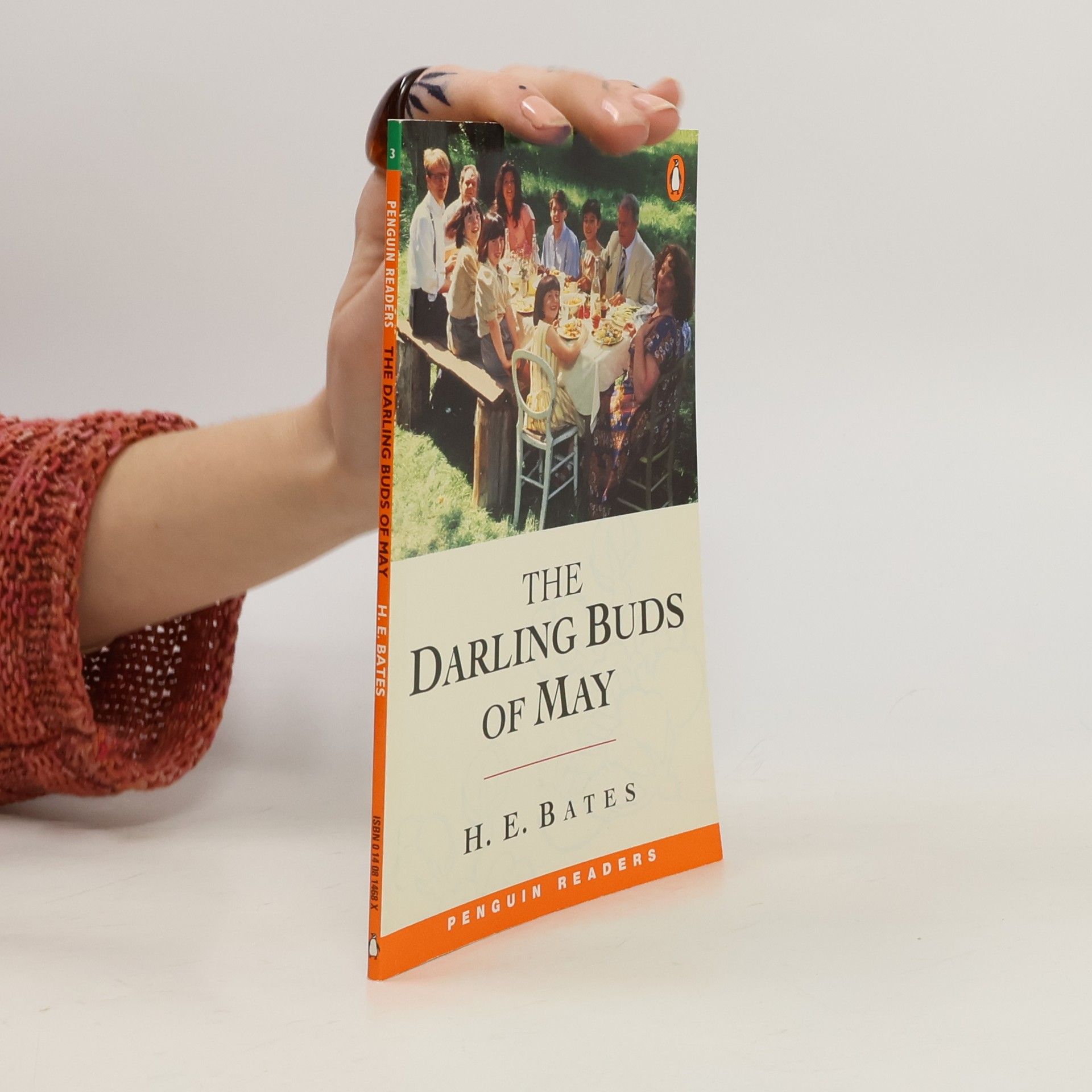 Herbert Ernest Bates Penguin Readers - 3: The Darling Buds of May